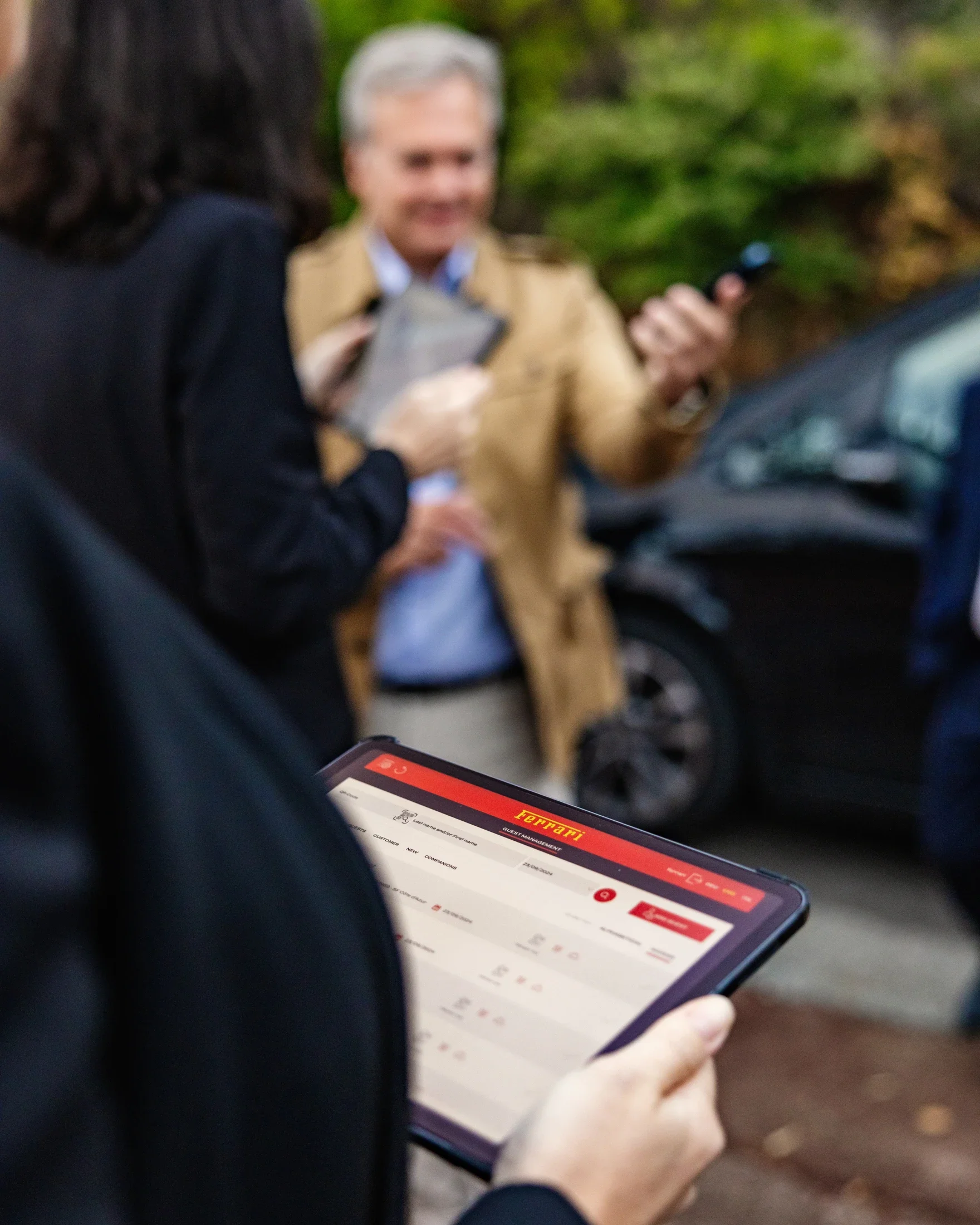 photographe évènementiel bourg en bresse – Reportage évènement lancement Ferrari 12 Cilindri avec la concession Ferrari SF Cannes dans la maison bulles, accréditations client 