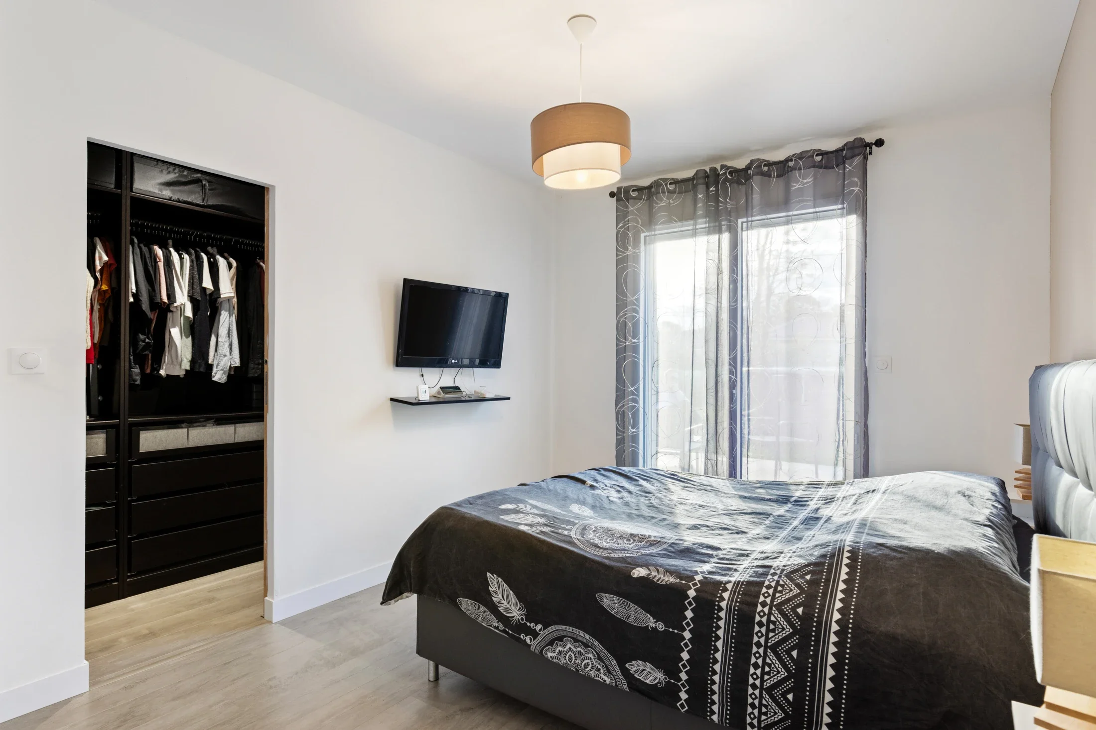 photographe immobilier bourg en bresse – Chambre d'une maison dans le revermont