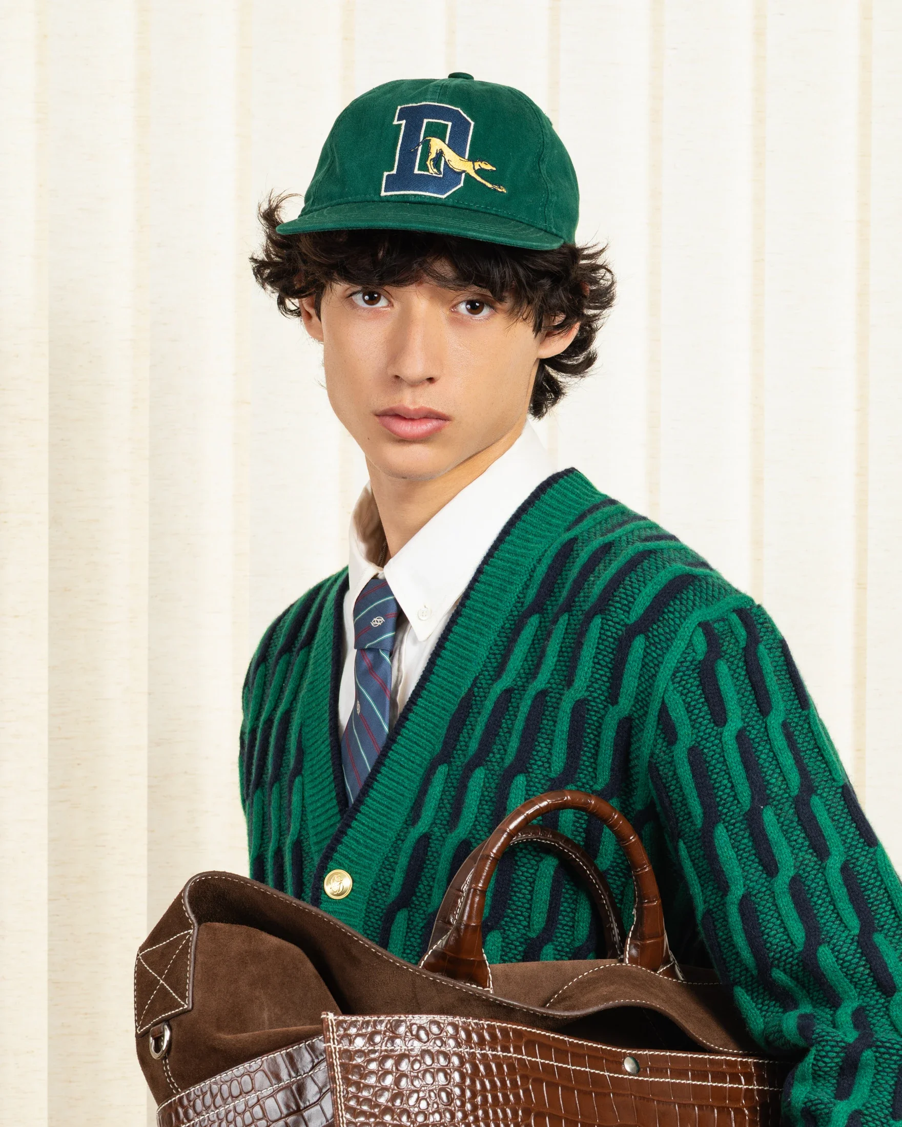 photographe e-commerce bourg en bresse – shooting e-commerce Drôle de Monsieur close up casquette