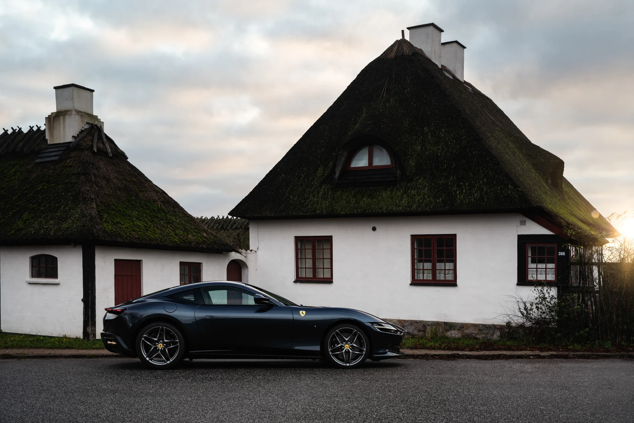 photographe automobile bourg en bresse – image communication Ferrari Roma Danemark