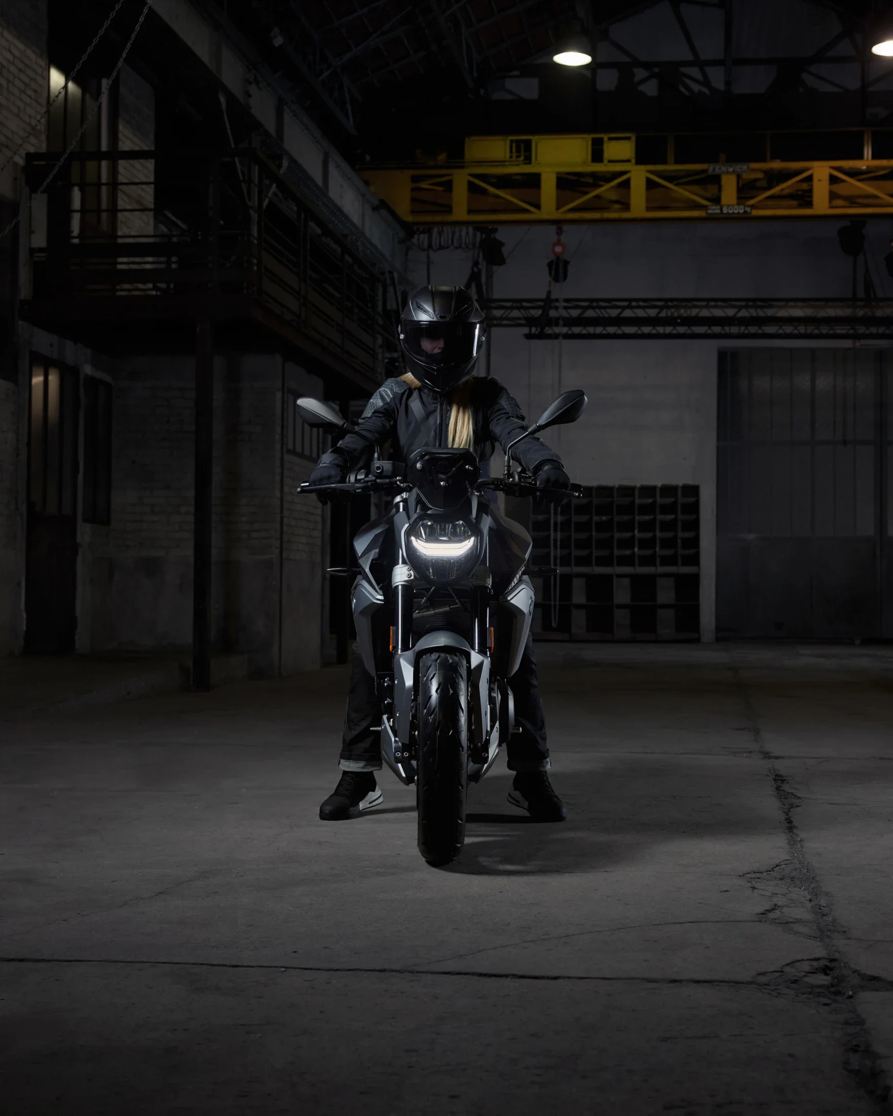 photographe automobile bourg en bresse – BMW Motorrad France moto hangar pilote