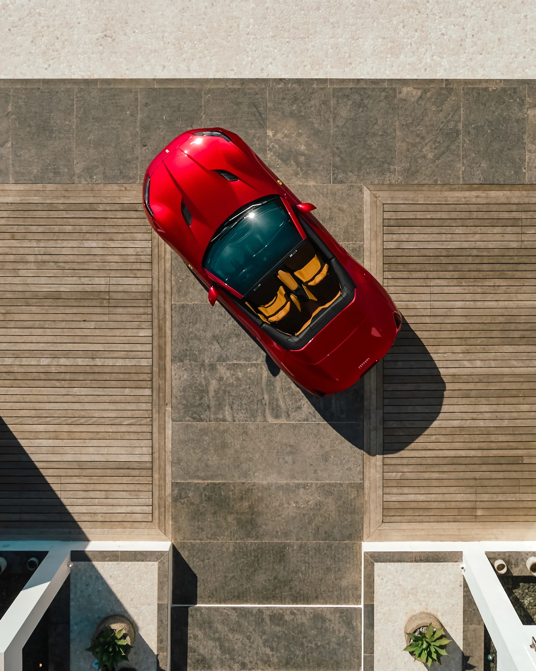 photographe automobile bourg en bresse – Statique Ferrari Portofino M rouge villa luxueuse Ibiza drone