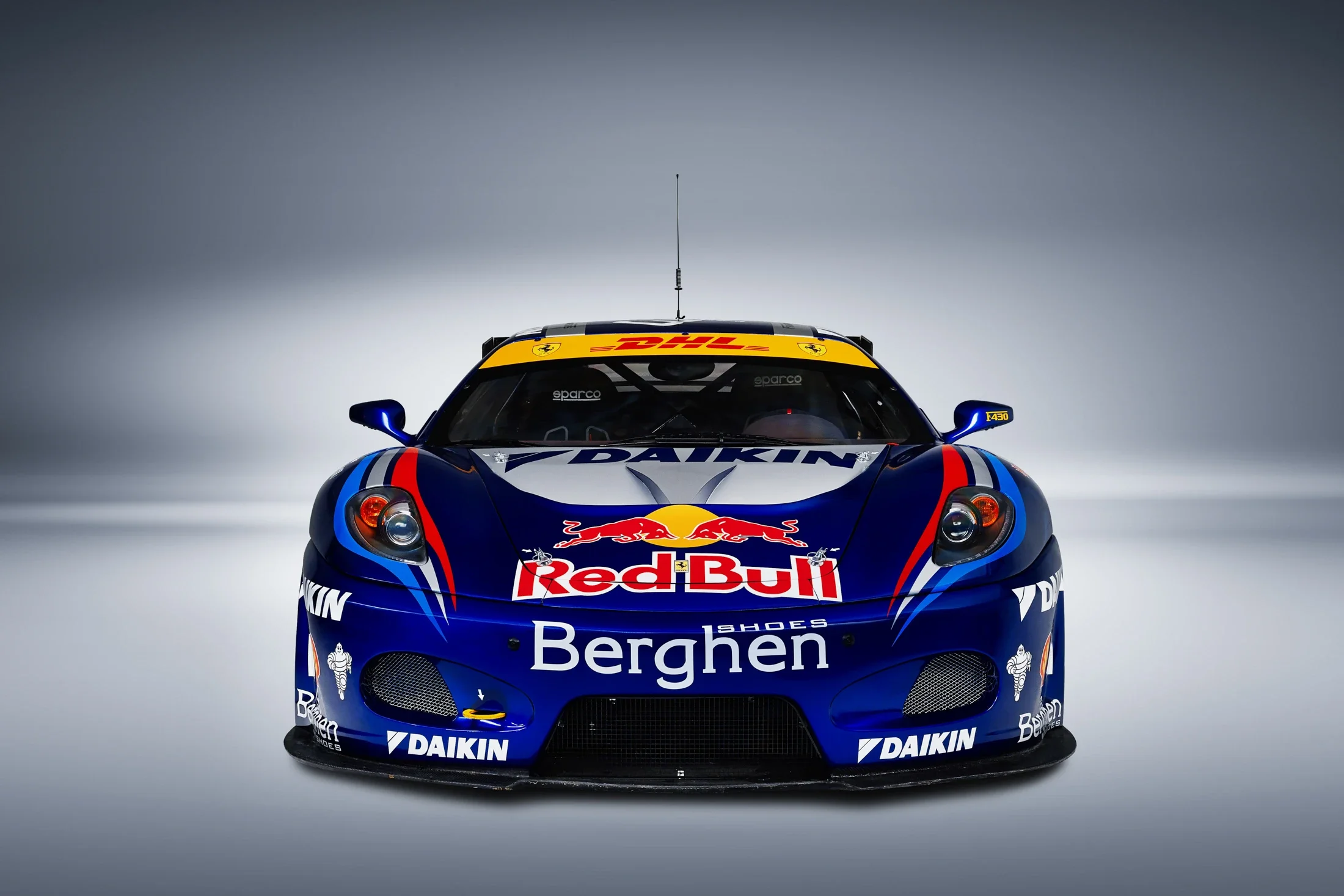 photographe automobile bourg en bresse – Ferrari 430 GT3 RedBull studio