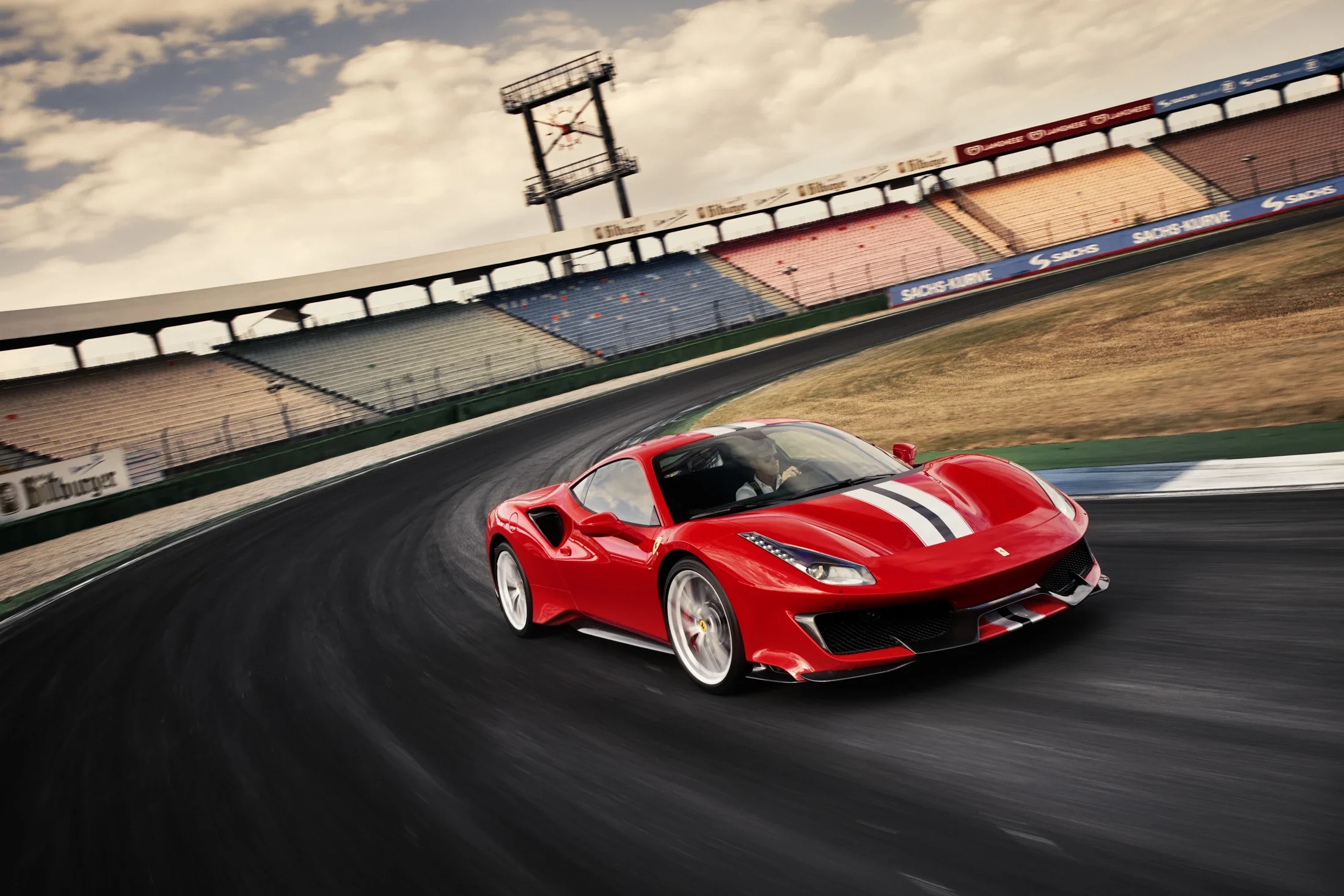 photographe automobile bourg en bresse – Ferrari 488 Pista circuit Hockenheim Allemagne stadium