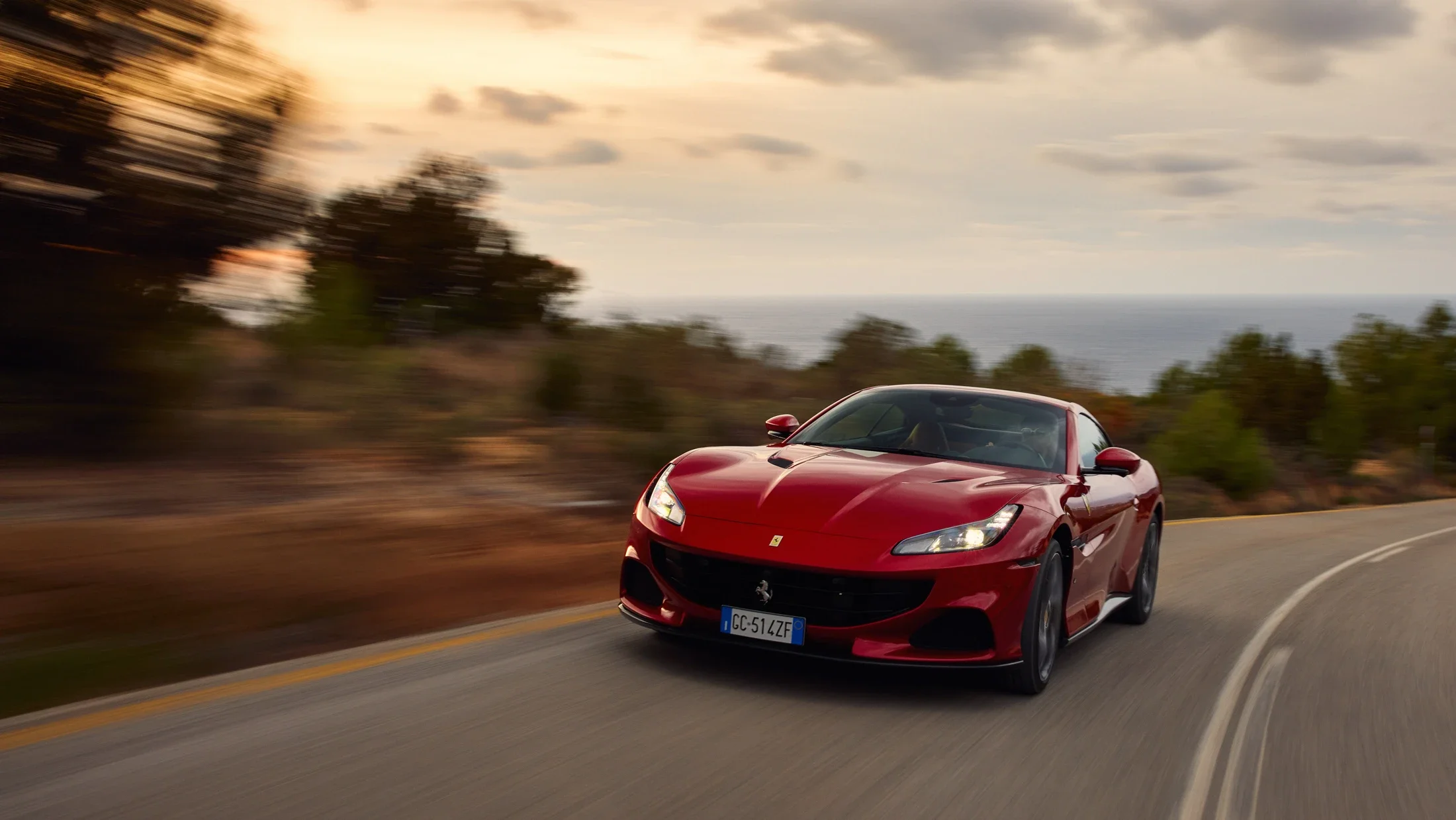 photographe automobile bourg en bresse – dynamique Ferrari Portofino M Martin Solveig route Ibiza