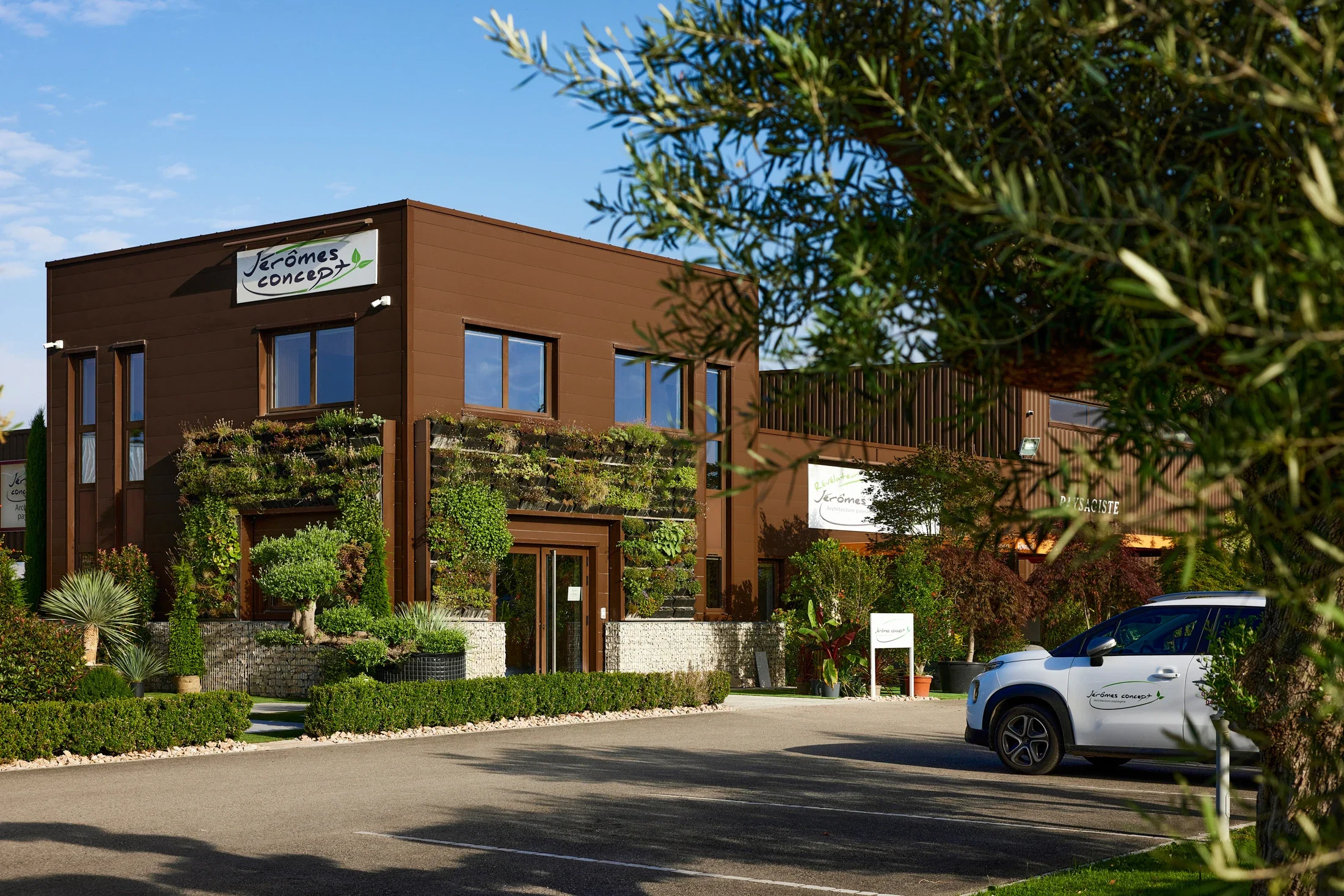 photographe corporate bourg en bresse – Reportage locaux Jéromes Concept à Attignat, bâtiment principal