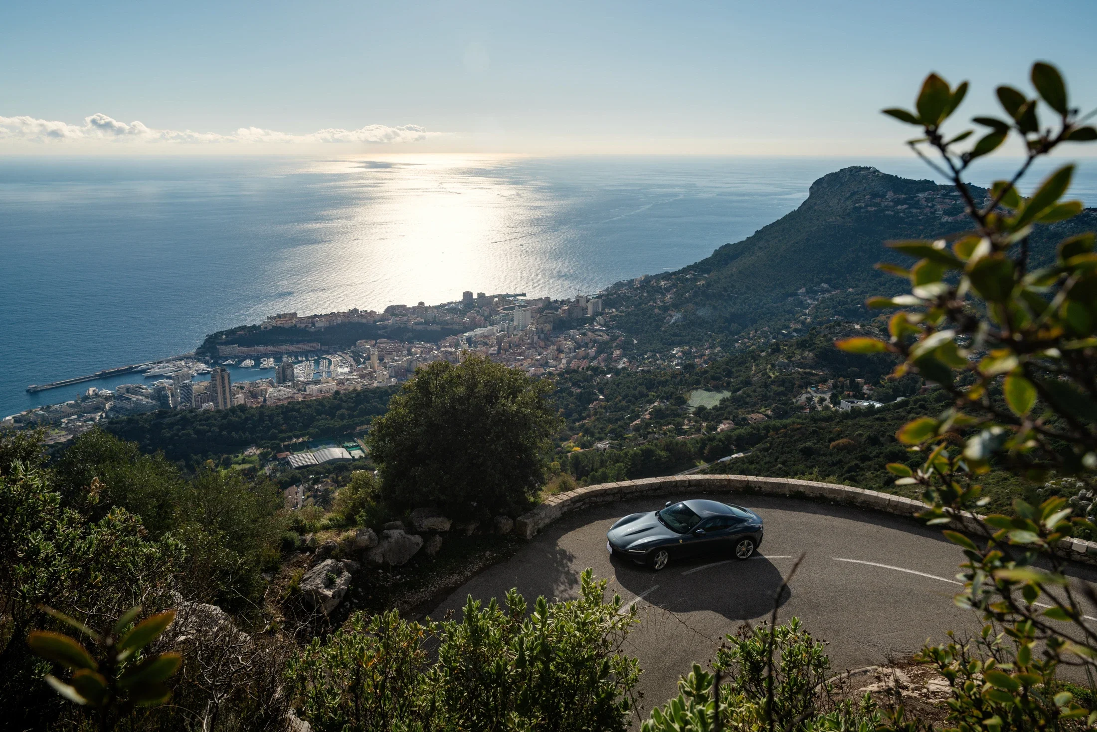 image communication Ferrari Roma statique Monaco montagne