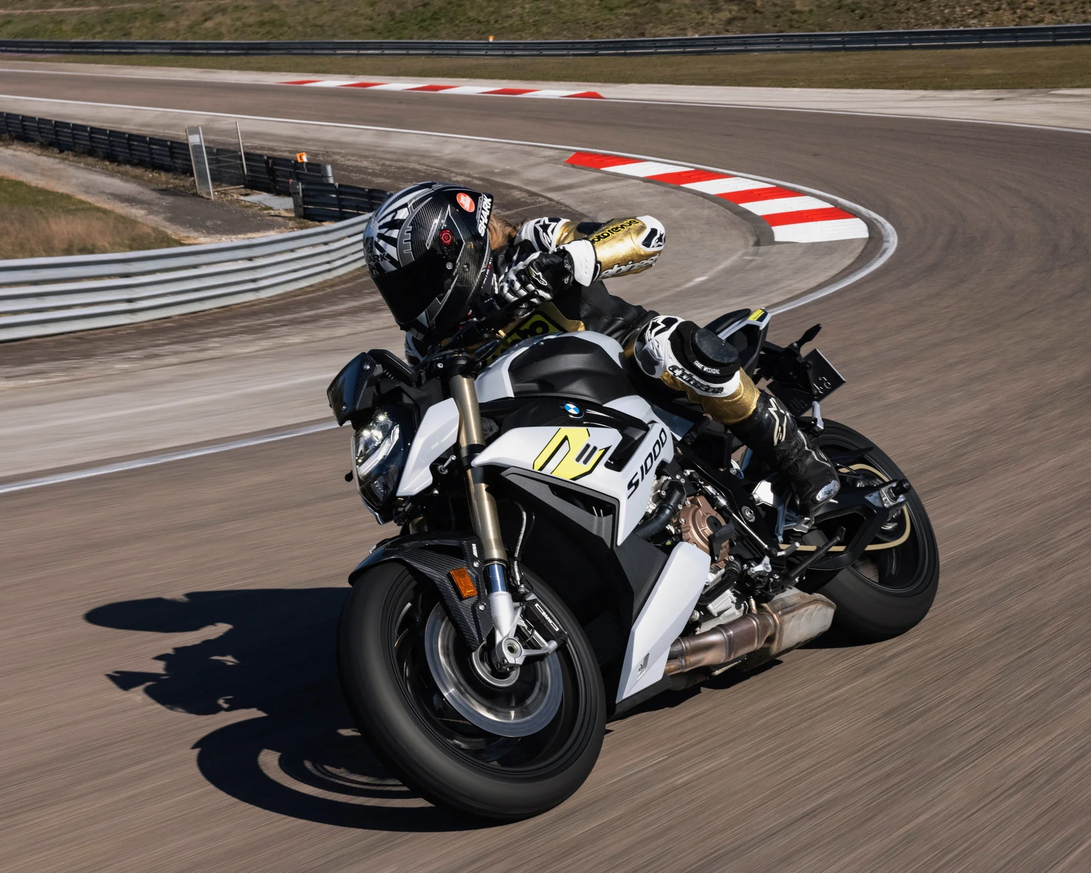 photographe automobile bourg en bresse – essai presse BMW Motorrad circuit Dijon Prenois S1000R