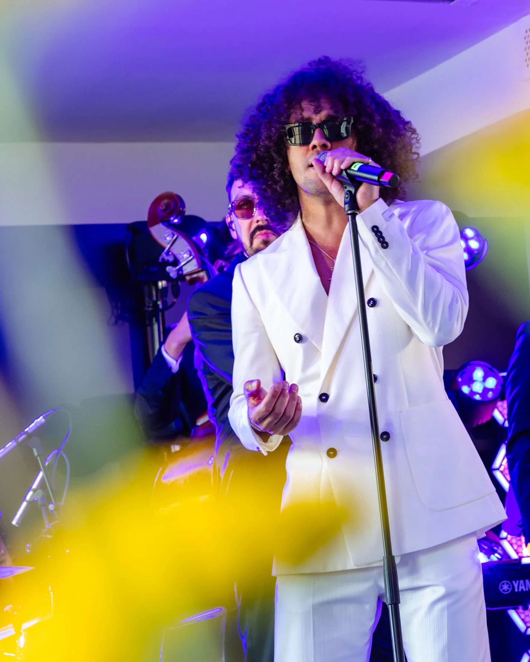 photographe bourg en bresse, Ain, Rhone Alpes, France - portfolio, reportage évènementiel Ferrari Amalfi à Paris au musée des arts décoratifs, chanteur 