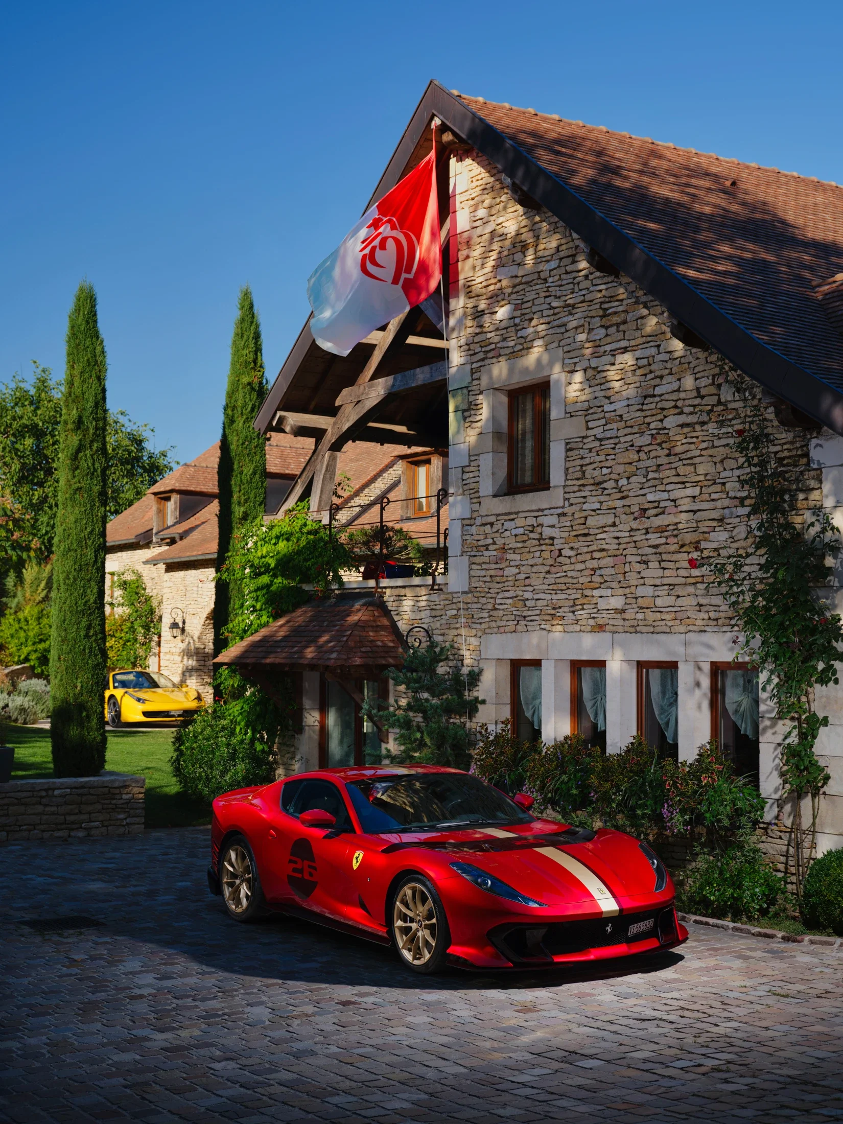 photographe automobile bourg en bresse – shooting collectionneur particulier Ferrari 812 Competizione maison bourgogne 