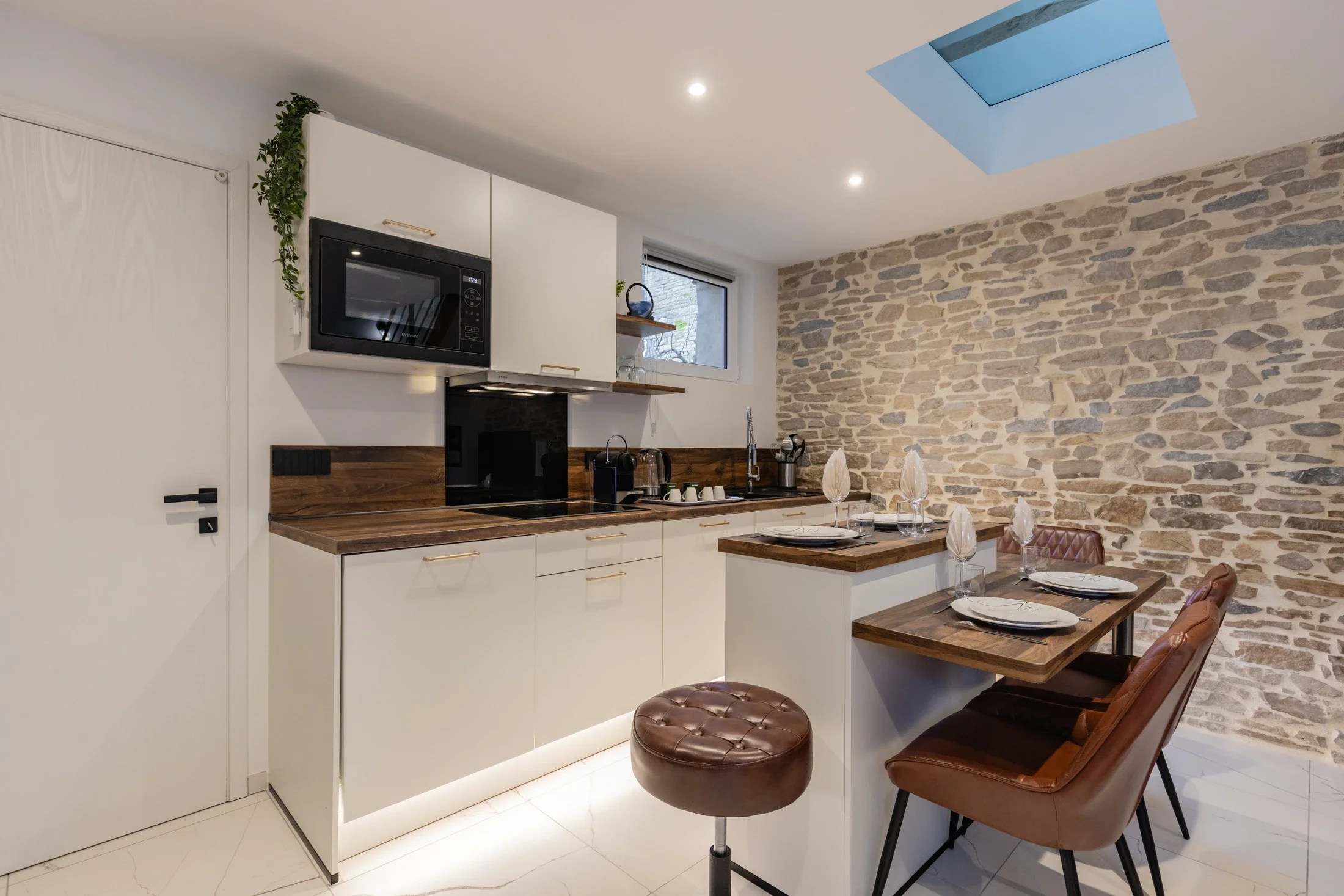 photographe immobilier bourg en bresse – Cuisine d'un logement locatif géré par La Conciergerie Bressane