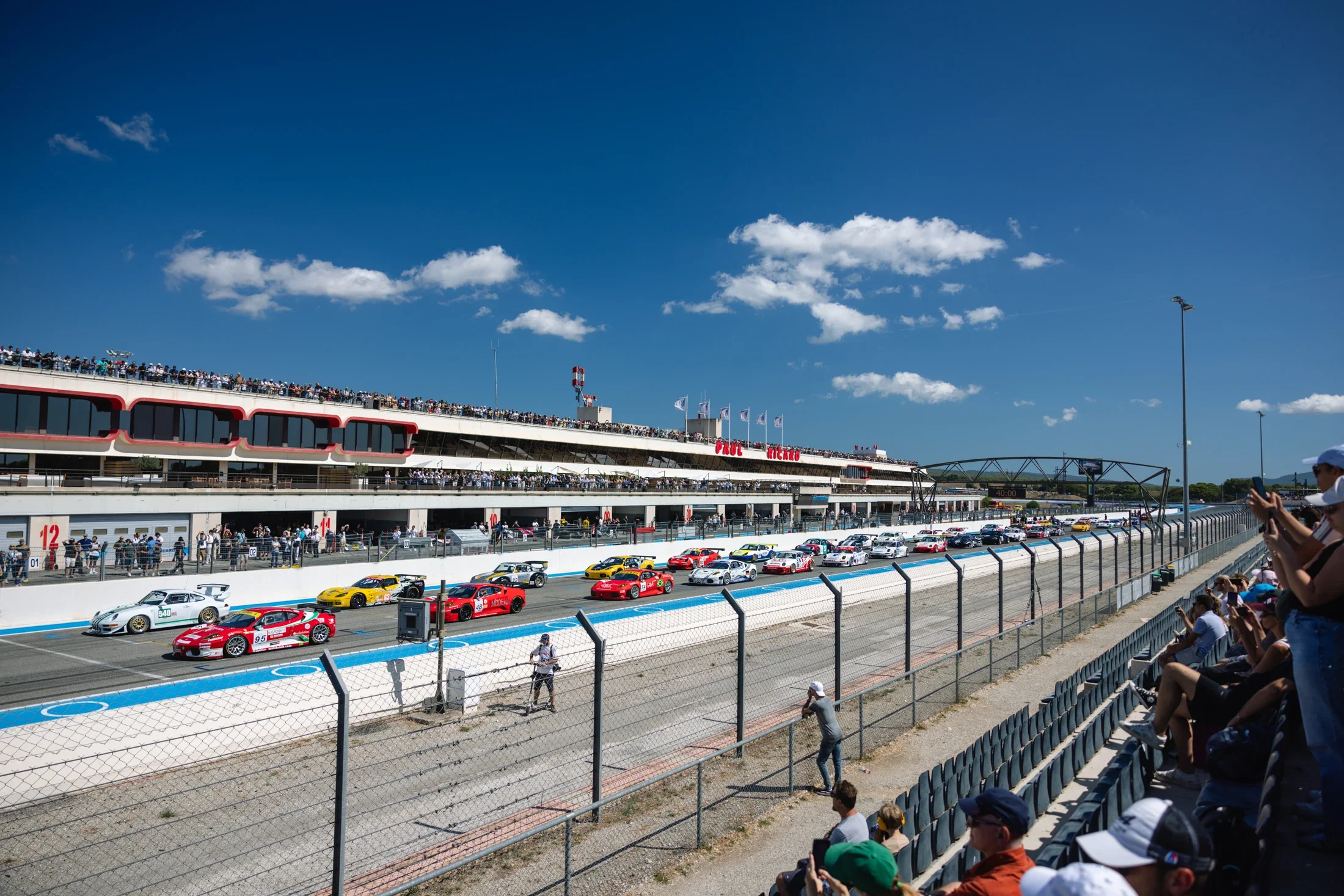photographe automobile bourg en bresse – 10000 Tours Castellet Circuit Paul Ricard Grille départ course 