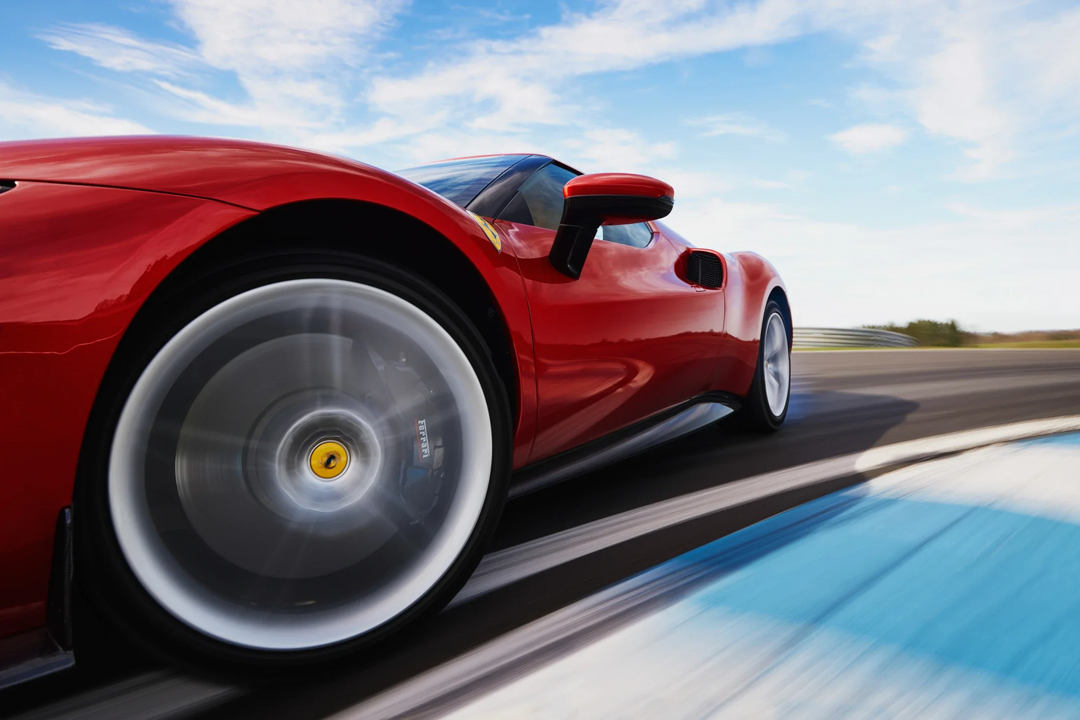photographe bourg en bresse, Ain, Rhone Alpes, France - portfolio, Ferrari 296 GTB en drift sur le circuit du Mas du Clos