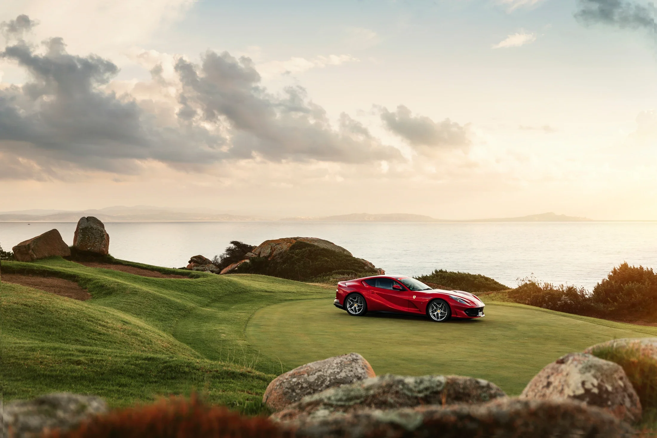 photographe automobile bourg en bresse – image communication Ferrari 812 Superfast Corse Golf de Spérone