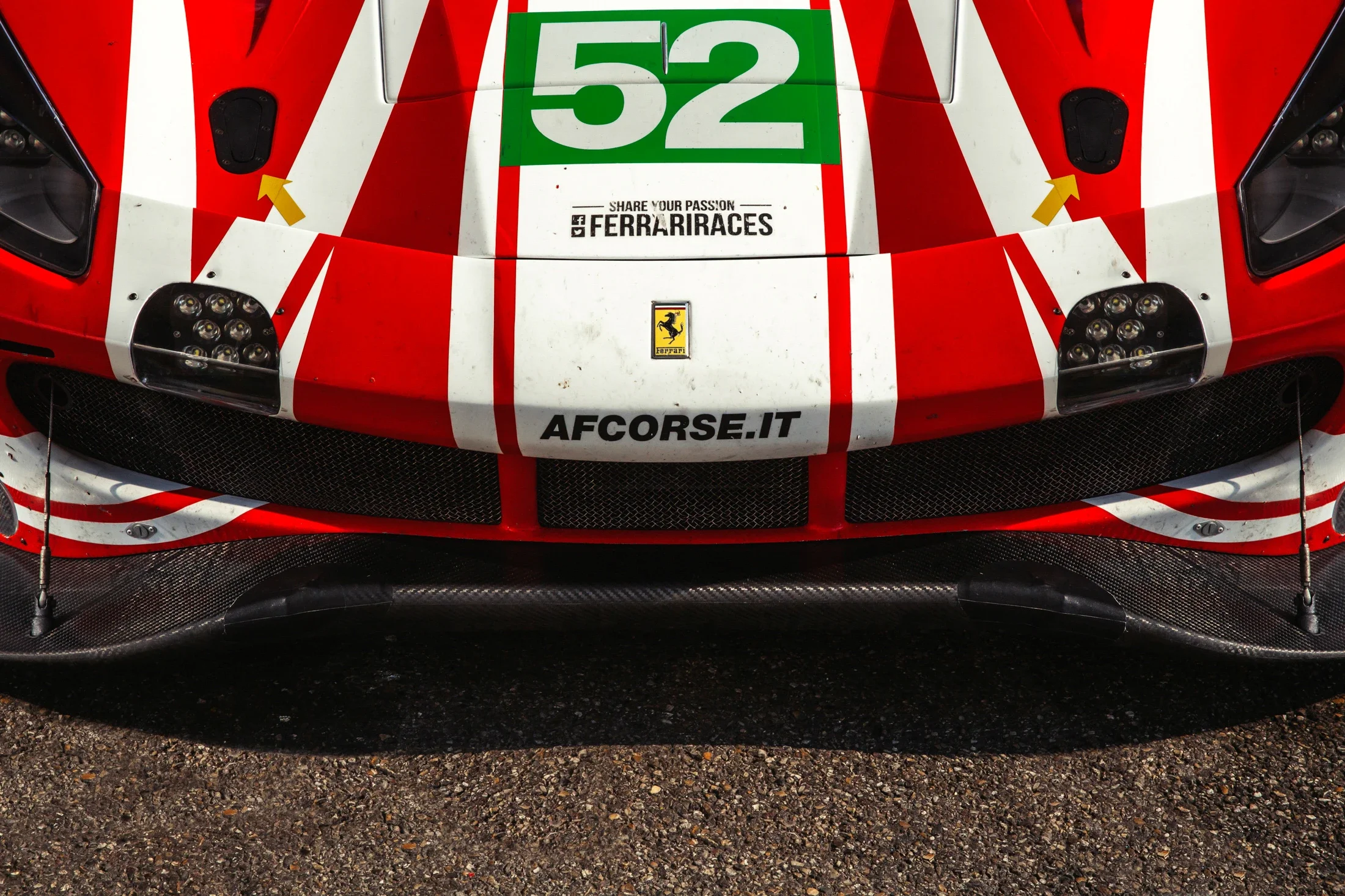 photographe automobile bourg en bresse – Ferrari 488 GT3 circuit Hockenheim Allemagne statique détail capot