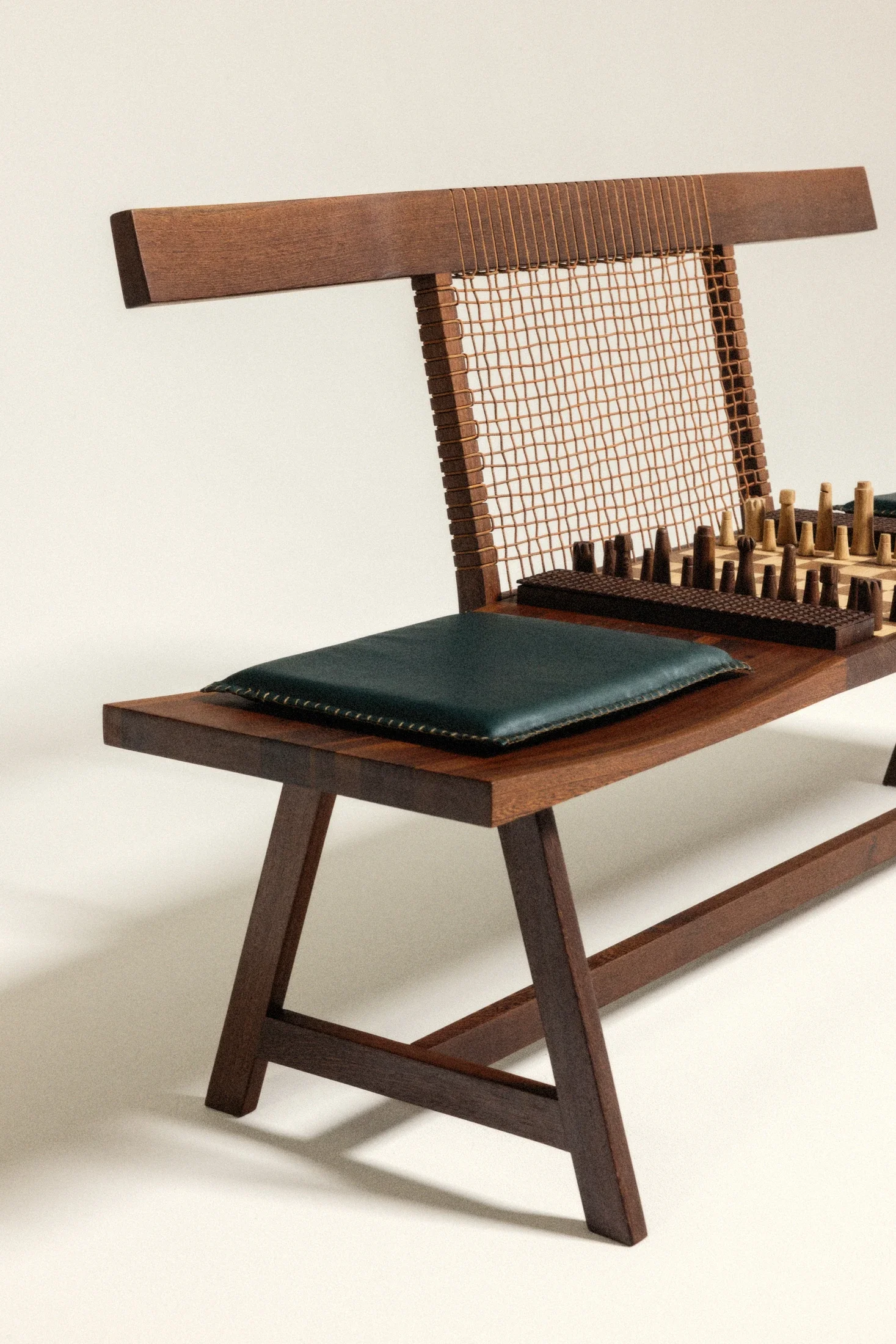 photographe produit bourg en bresse – packshot détail banc échiquier Drôle de Monsieur 