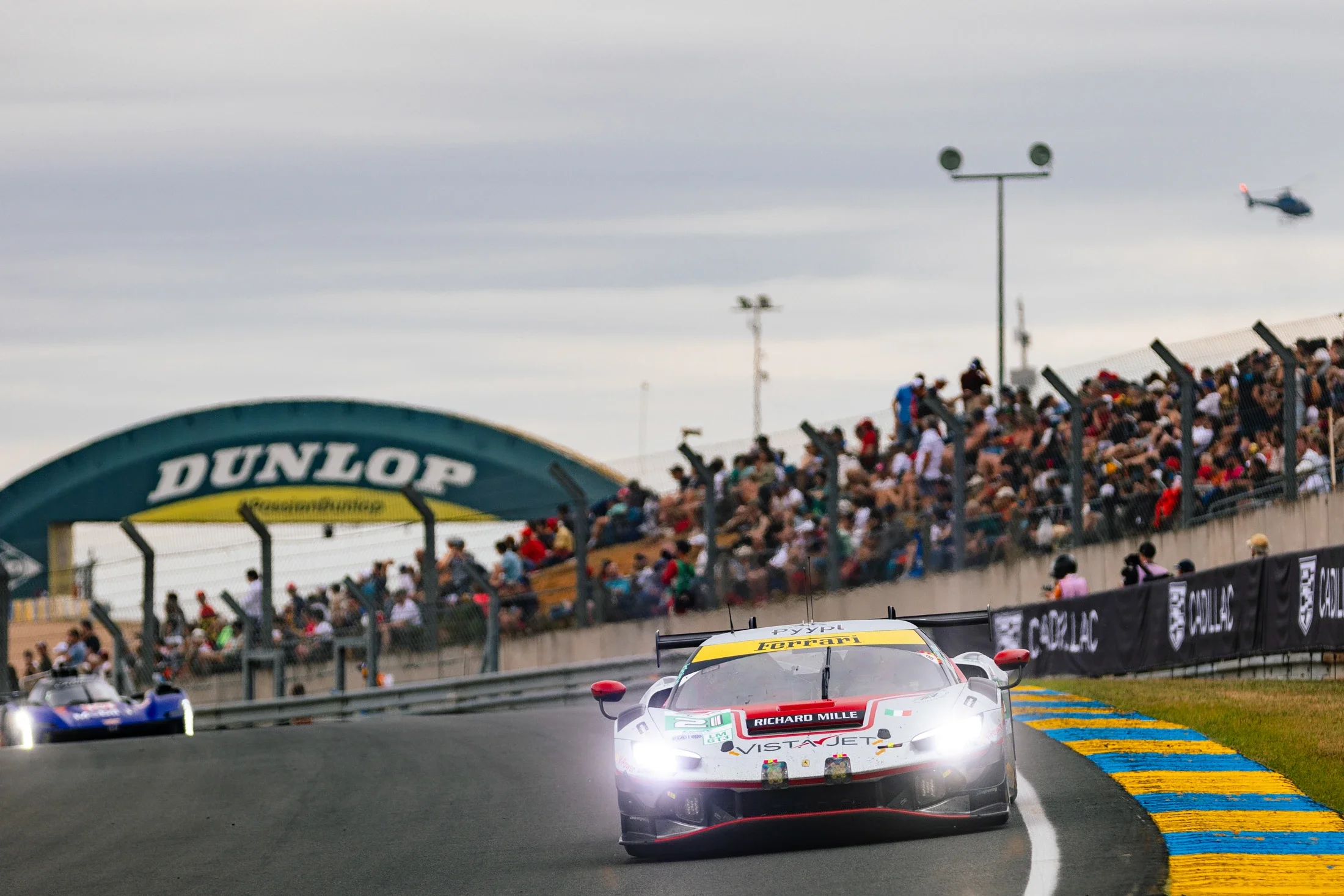 photographe automobile bourg en bresse – Ferrari 296 GT3 circuit 24H du Mans 2025 arche Dunlop