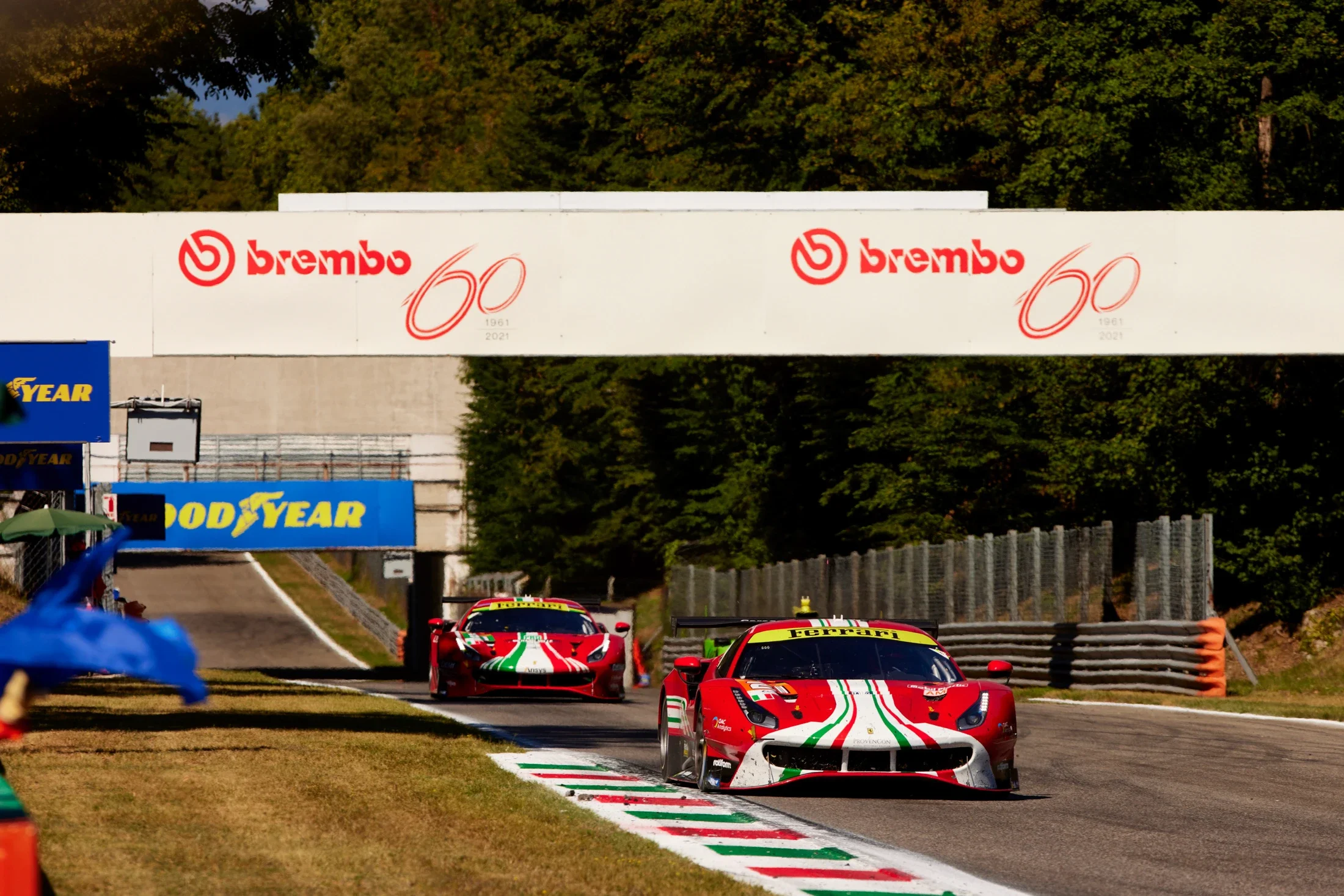 photographe automobile bourg en bresse – Reportage Team Ferrari AF CORSE 21 WEC circuit Monza Italie freinage