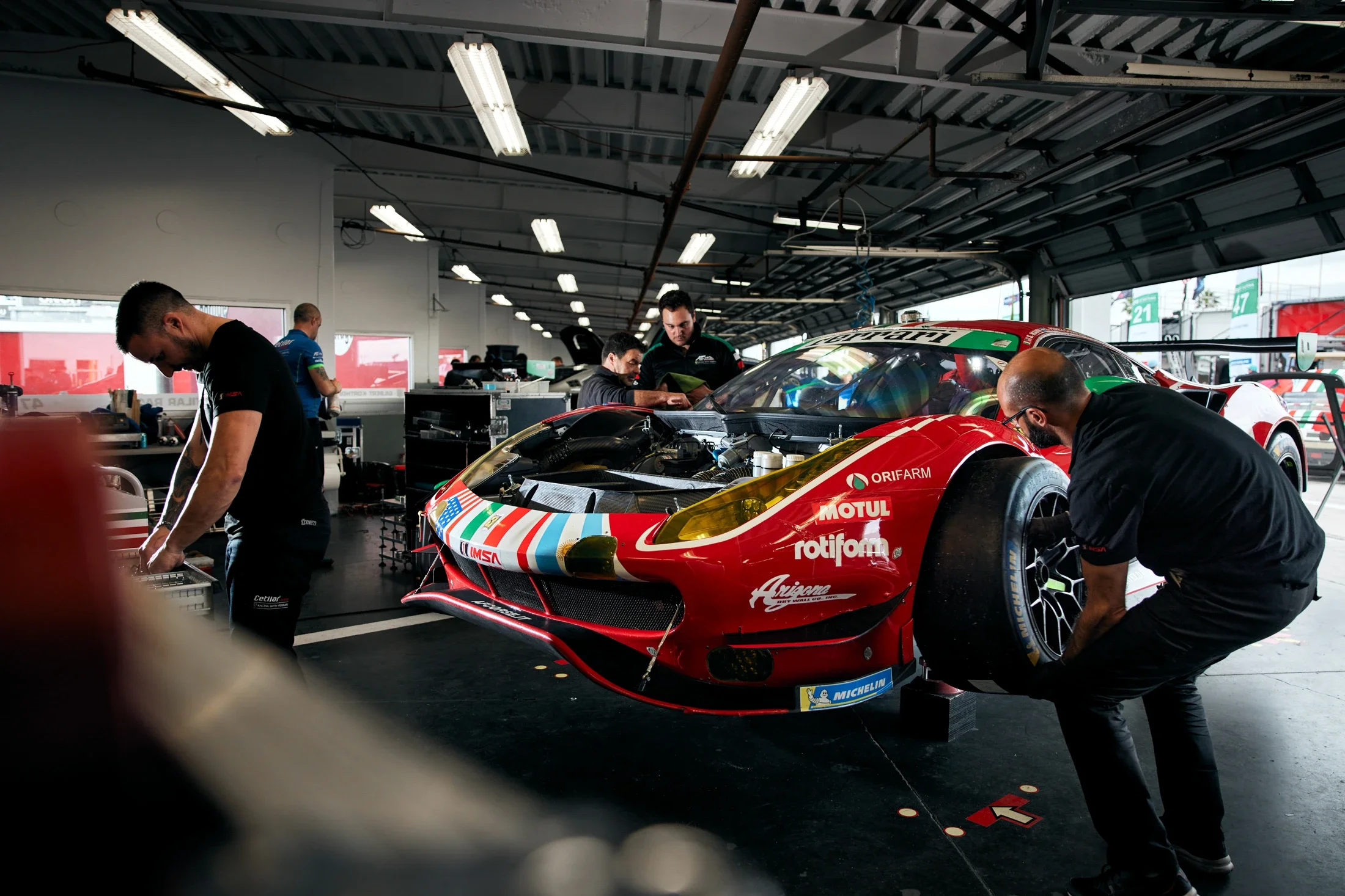 photographe automobile bourg en bresse – 24H de Daytona USA IMSA mécaniciens Ferrari AF Corse
