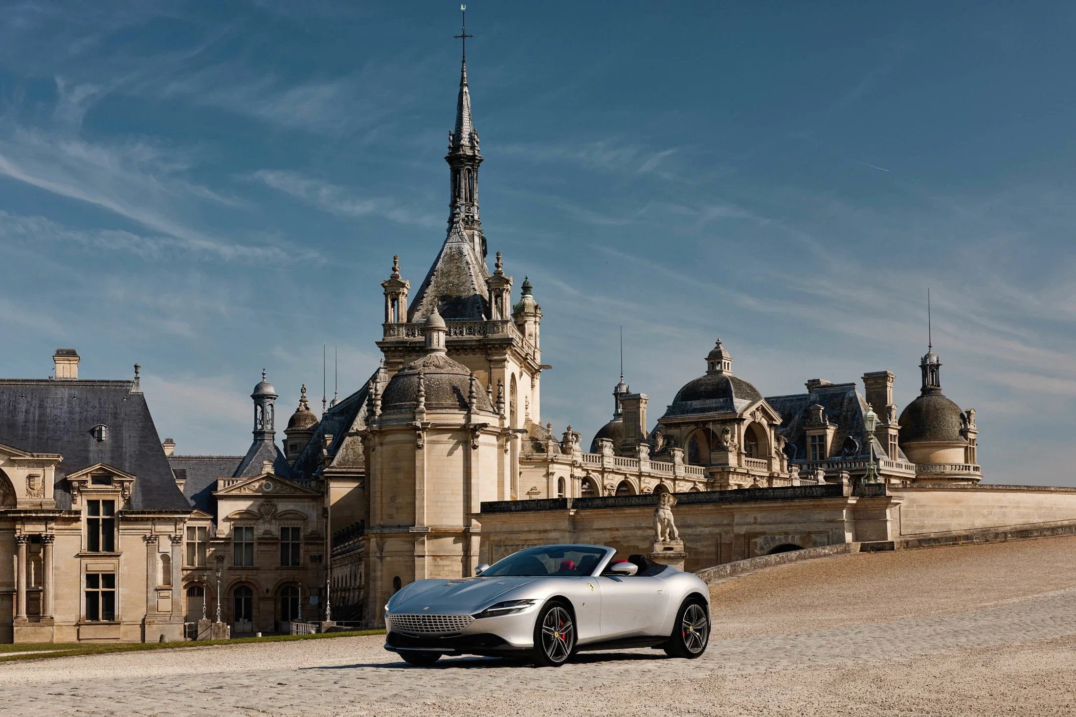 photographe automobile bourg en bresse – image communication Ferrari Roma Spider chateau Chantilly