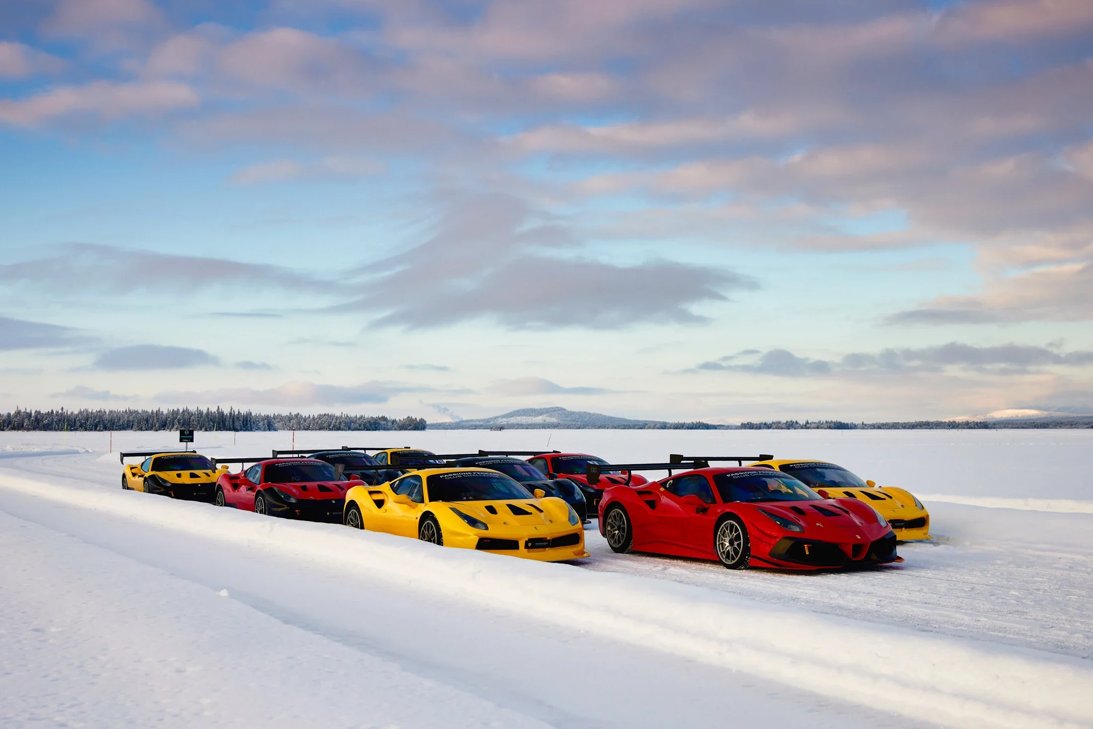 photographe automobile bourg en bresse – Groupe voiture Ferrari 488 challenge circuit glace neige Laponie Lapland Ice Driving