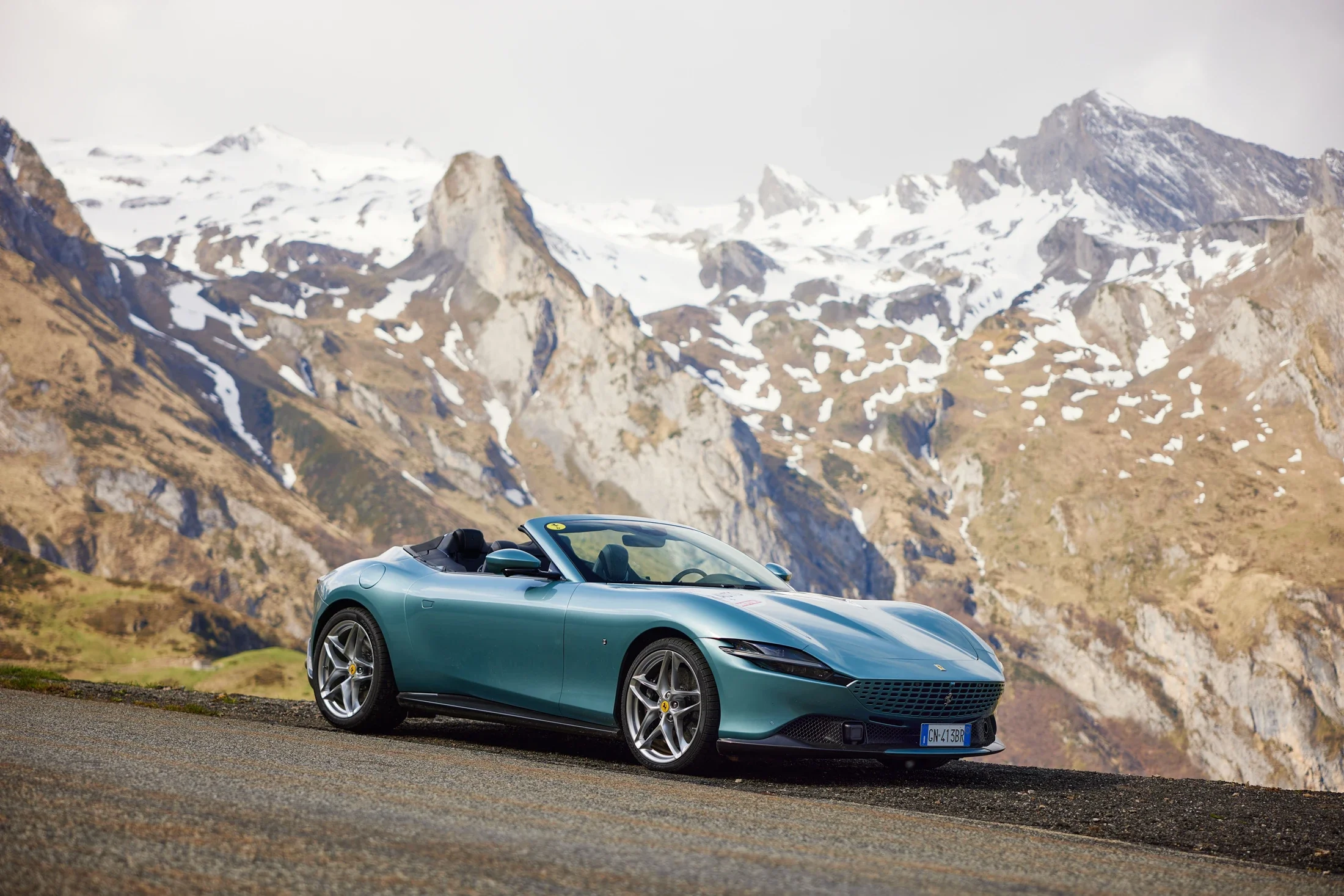 photographe automobile bourg en bresse – Essaie Presse Tour Auto Ferrari Roma Spider montagne Pyrénées statique