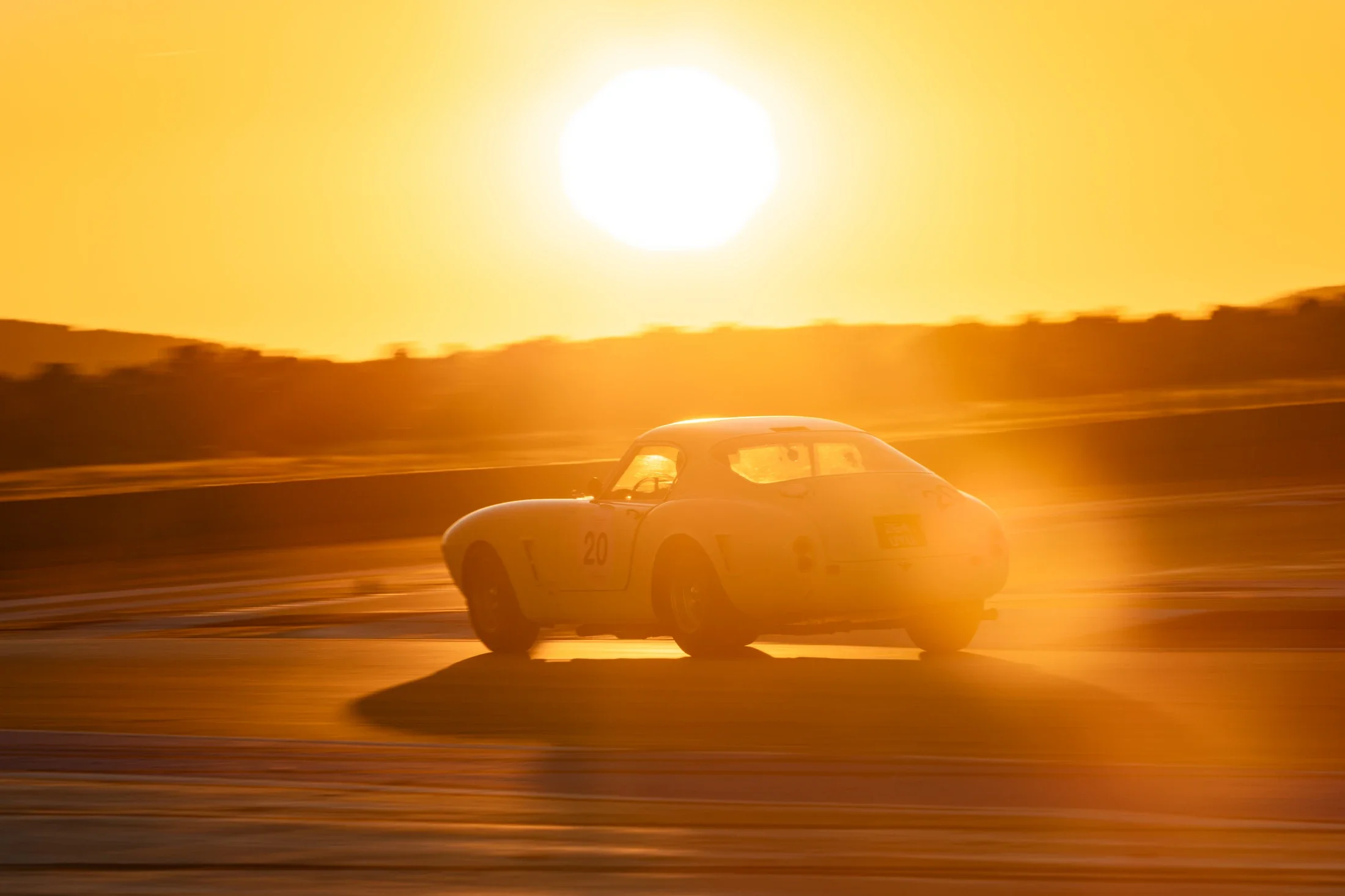 photographe bourg en bresse, Ain, Rhone Alpes, France - portfolio, Ferrari 250 SWB sur le circuit Paul Ricard du Castellet au coucher du soleil