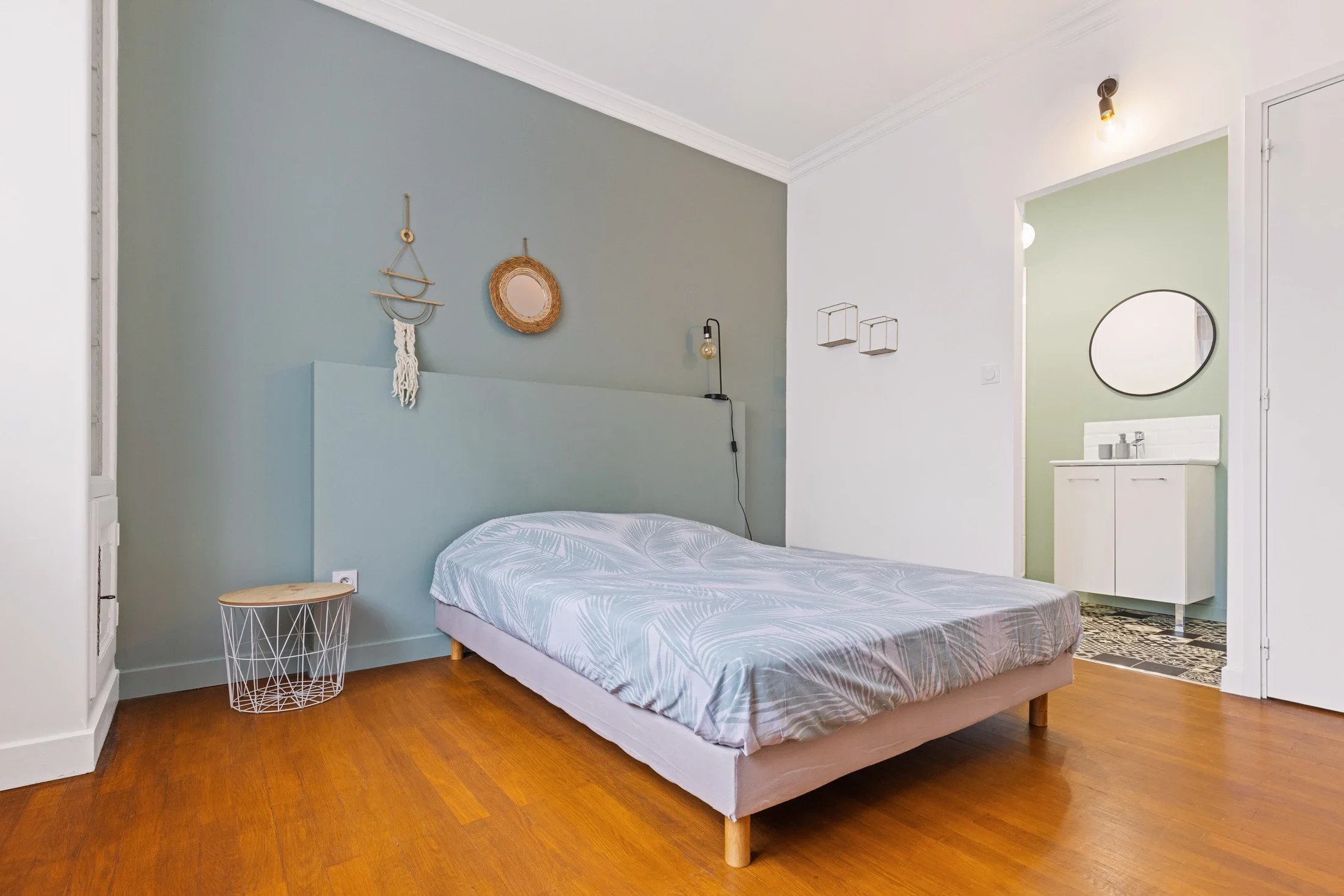 photographe immobilier bourg en bresse – Chambre d'un logement locatif à bourg en bresse géré par La Conciergerie Bressane