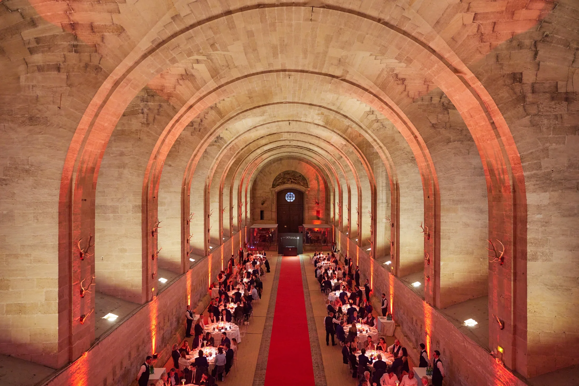 photographe bourg en bresse, Ain, Rhone Alpes, France - portfolio, reportage évènementiel Ferrari CH.Pozzi à Chantilly pour la Ferrari Roma Spider, salle de diner