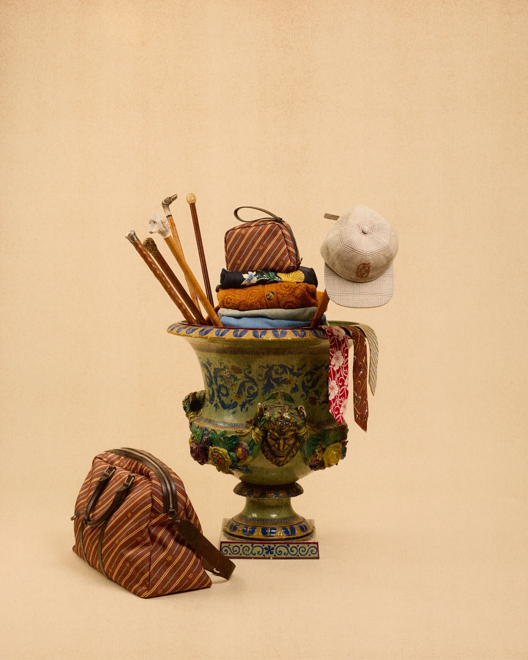 photographe produit bourg en bresse – image e-commerce réseaux sociaux Drôle de Monsieur portant Médicis