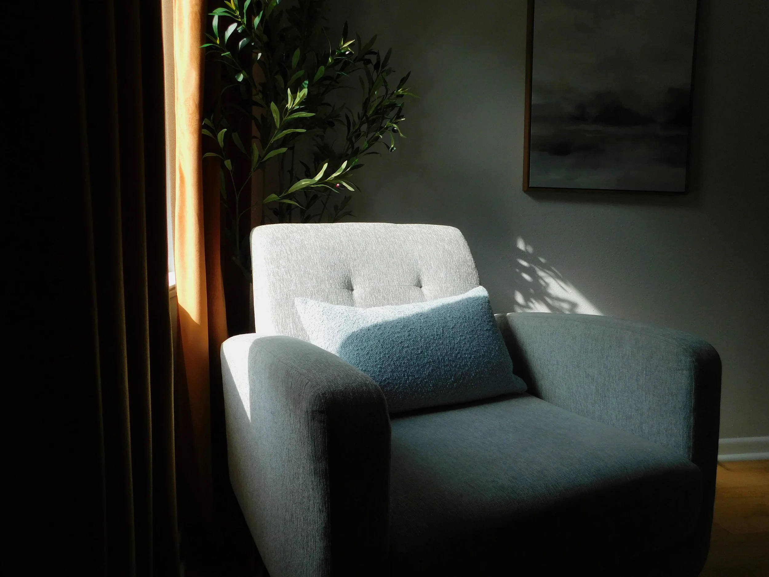 Suite B therapist chair with natural light at Luzia Therapy Suites, offering therapy office space in San Antonio, Texas.