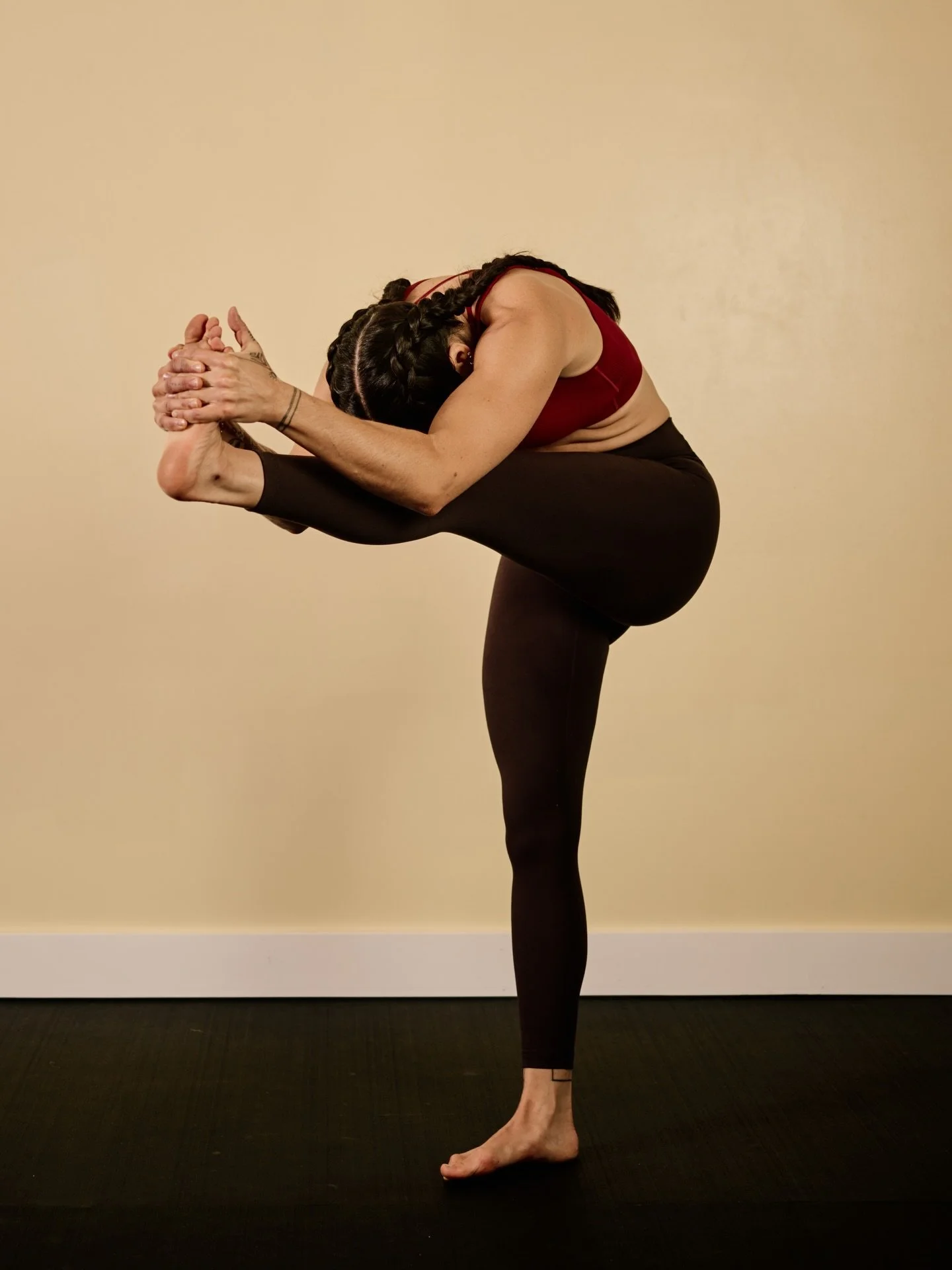 Teacher highlight! 

Lisa Jonas has been a hot yoga and Pilates instructor at Prana for many years now! Lisa has been practicing yoga for over a decade now developing consistency and dedication through her 26 &amp; 2 practice. She is committed to con