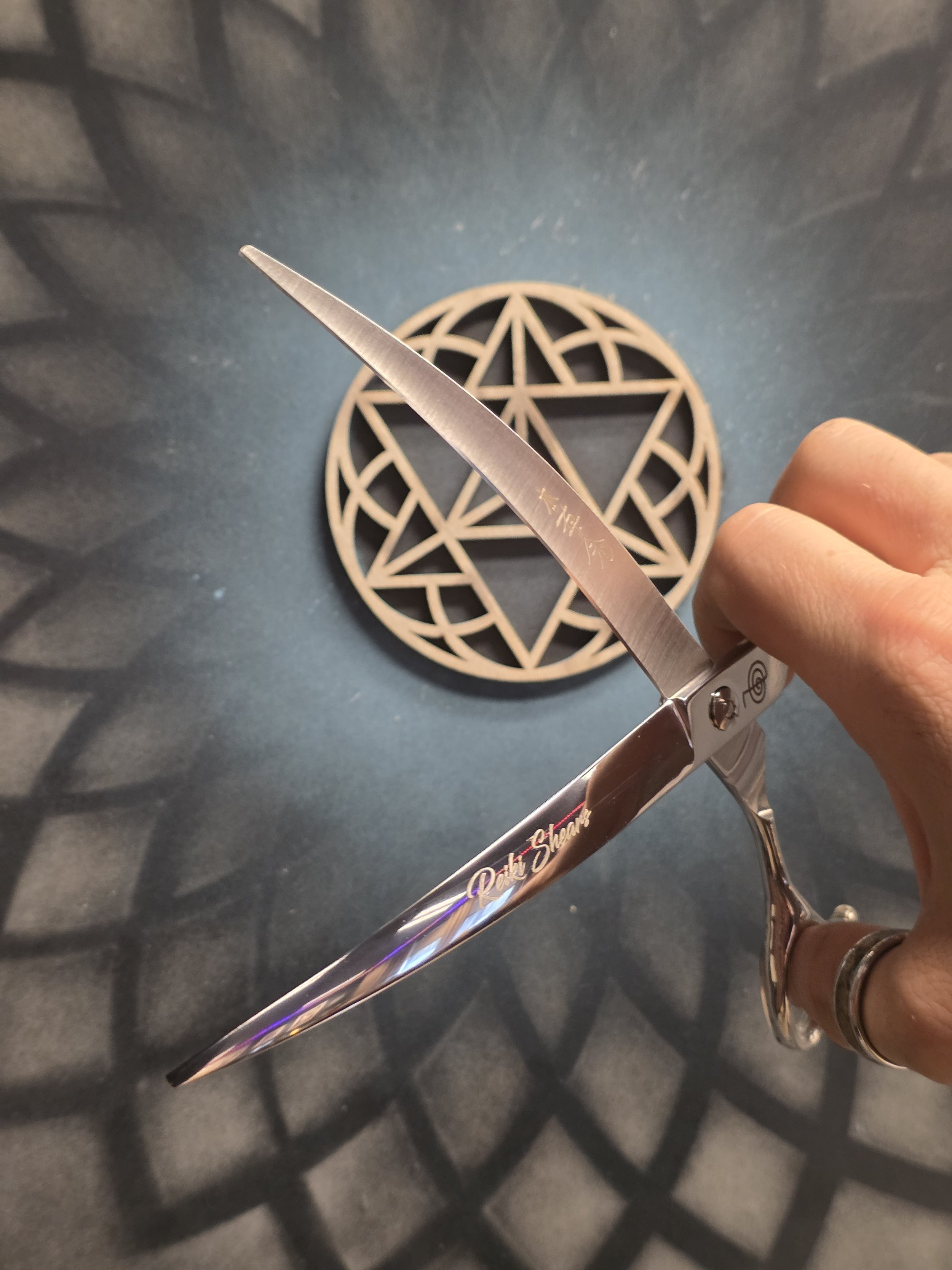 Reiki Shears Conduit Series 8 Inch Curved Grooming