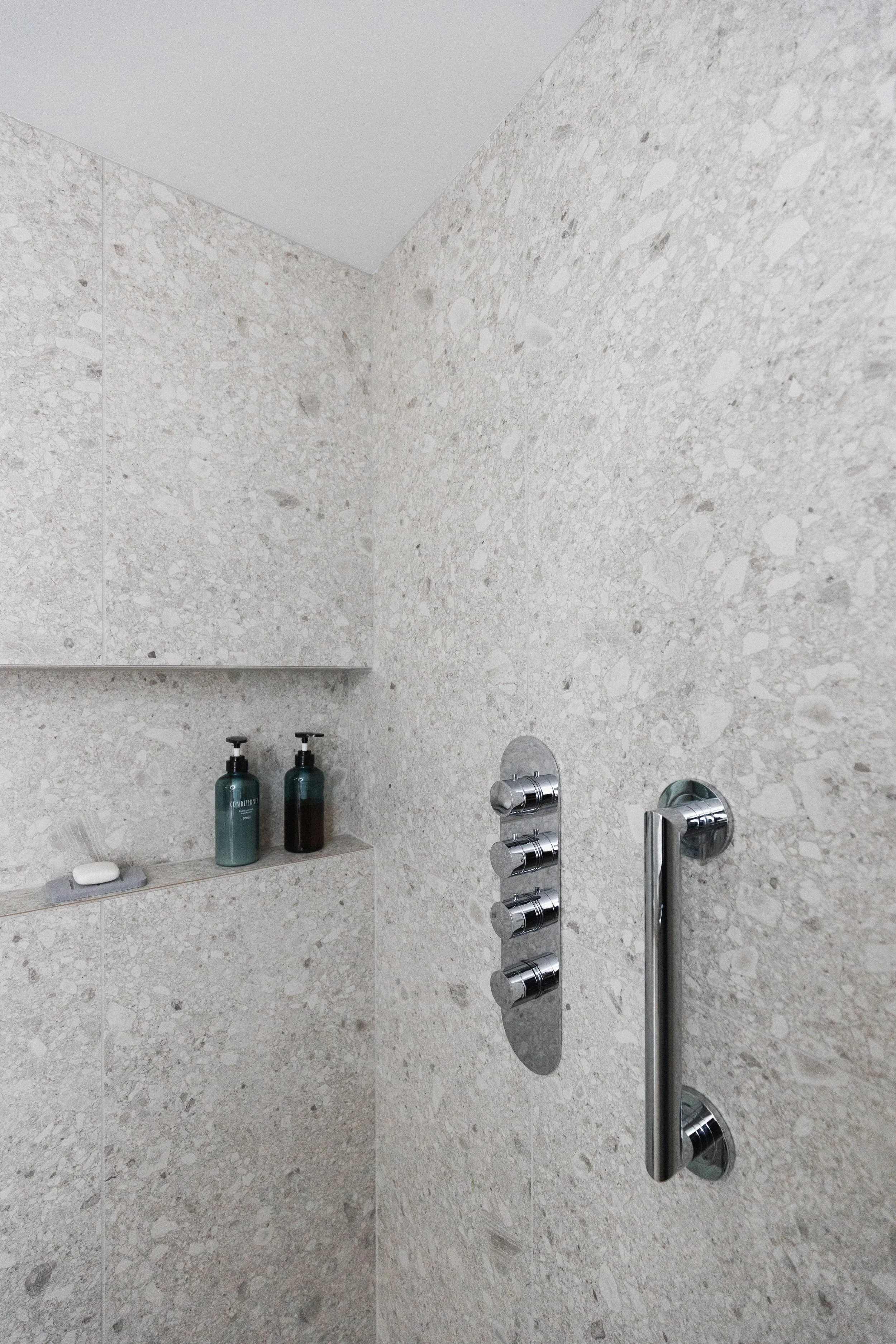 BungalowID_Buckingham_Bathroom_6.jpg