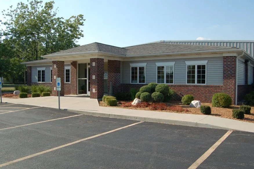 Pierce Automotive is a full service major automobile repair company located in Antwerp, Ohio. Star Homes designed and built a 2,200 sq. ft. building for their sales team offices and parts department. A 5,000 sq. ft. service department is in use behin
