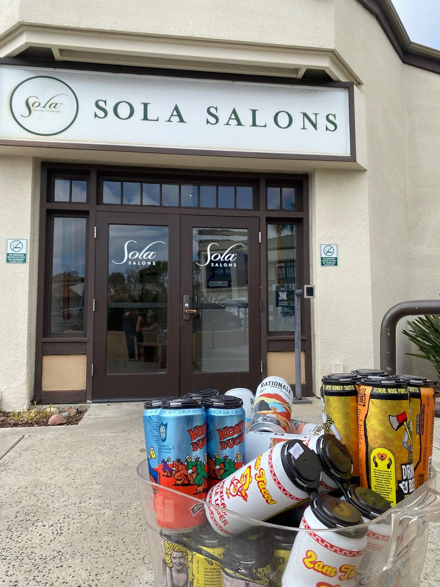 Showing the love at Sola Encinitas with some local craft beer @duckfootleucadia 🍻🖤 Cheers y&rsquo;all! #solasalons #encinitashairstylist #sandiegosalon