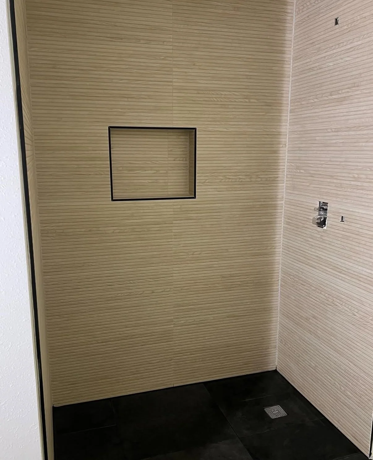 Oranssi project: slat roof