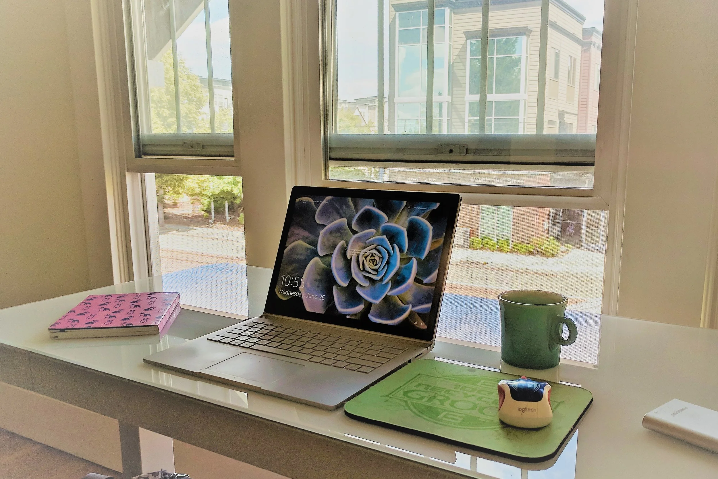 desk.jpg