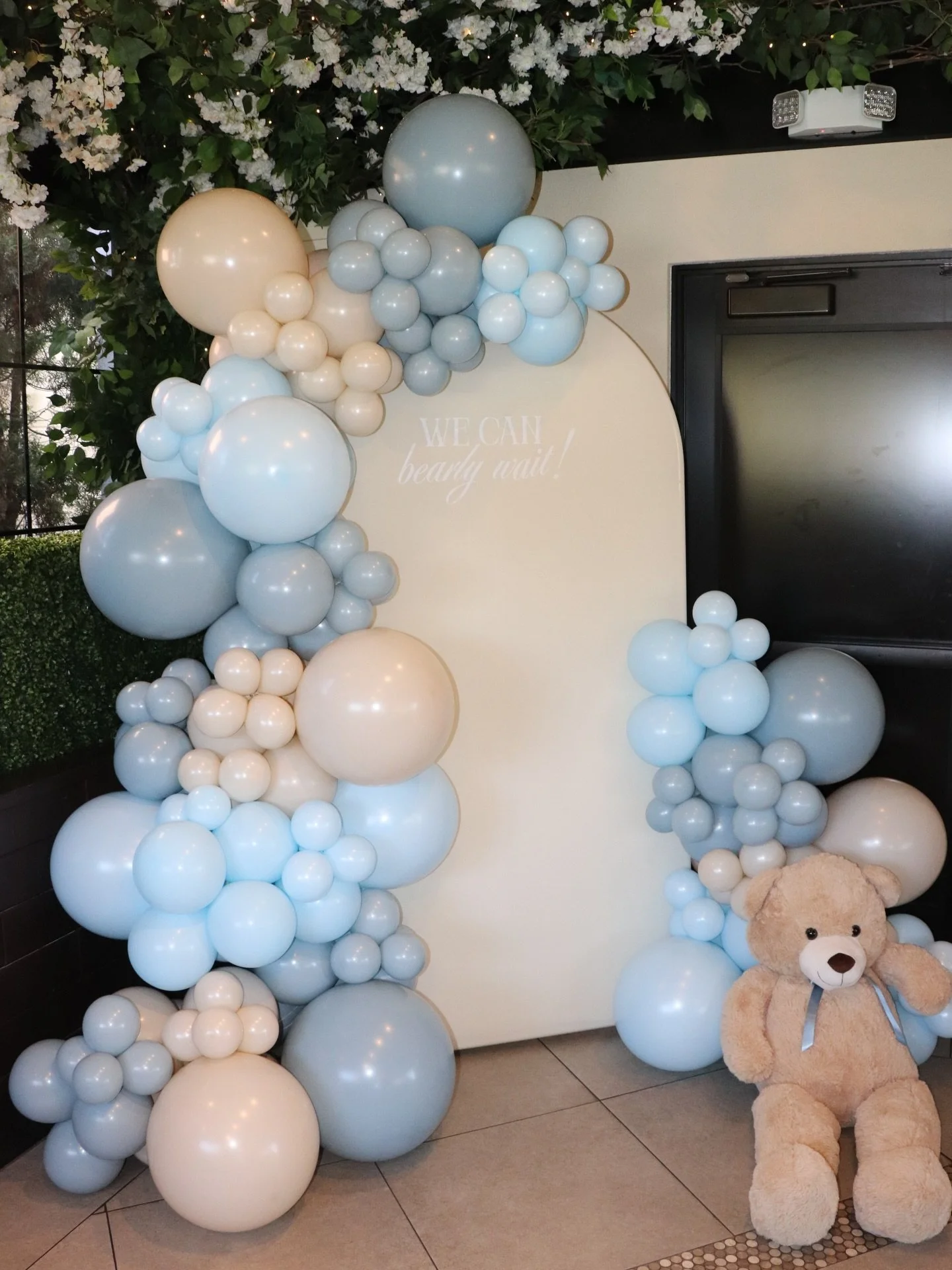 more up close details from Melanie&rsquo;s shower last weekend 🫶🏻🩵🧸! Obsessed with this color pallet !