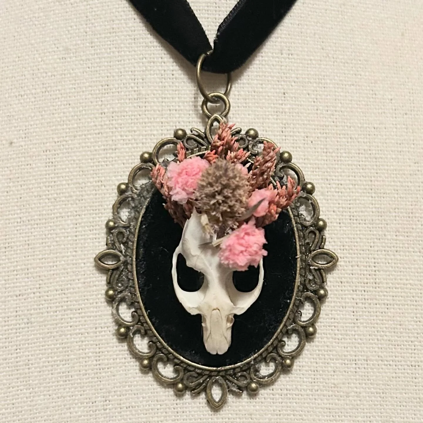 Trying something new to utilize the broken mouse skulls I received. 

What do you think?