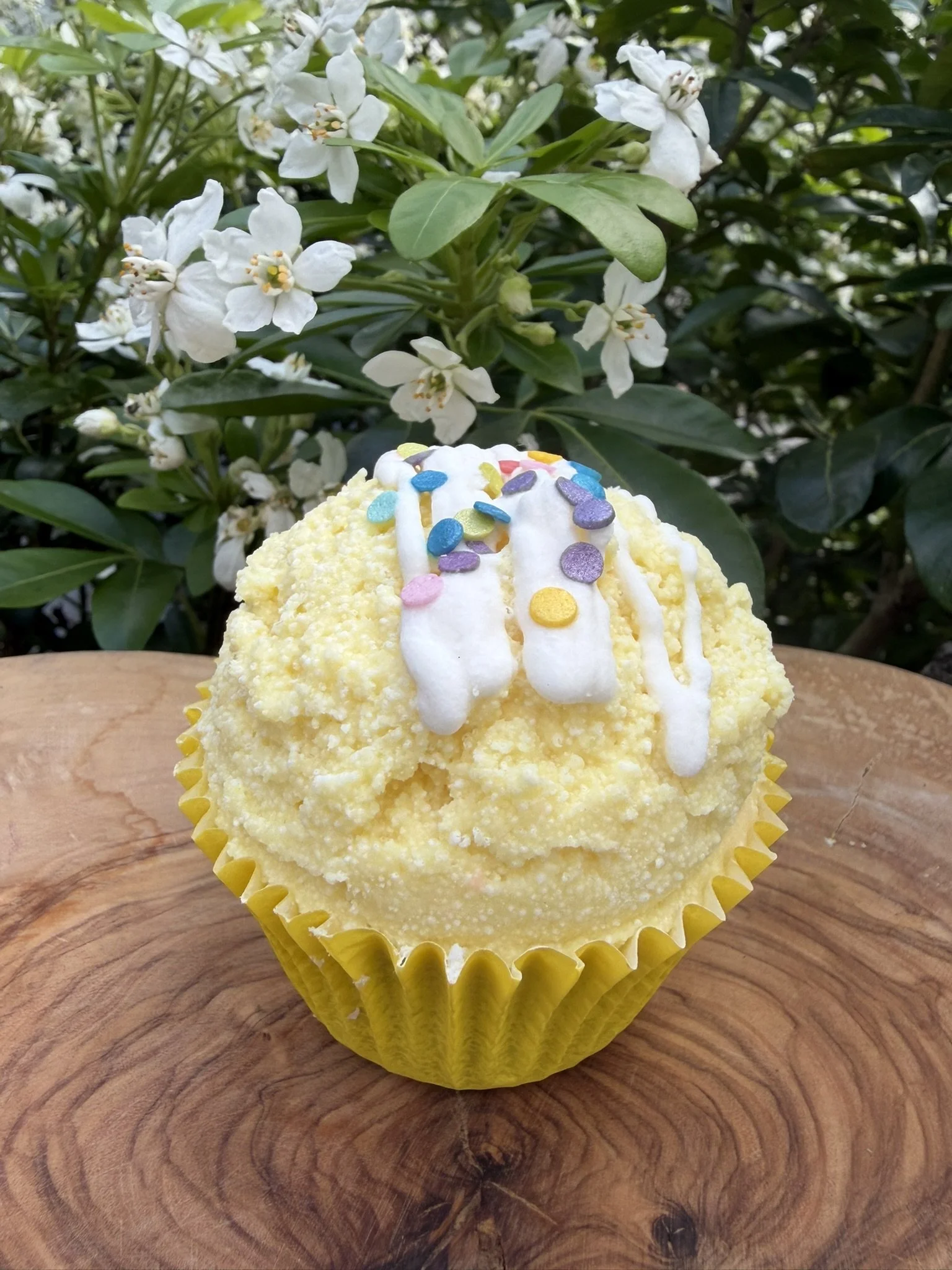 Champa Flower & Patchouli Cupcake Fizzing Bath Melt
