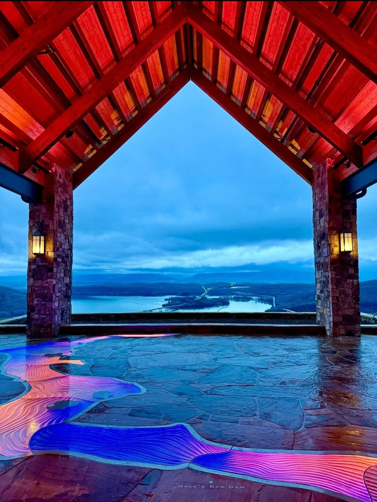 The weekend is finally here, enjoy every second of it. 🌄

Nights at Riverdance are about more than dinner. They&rsquo;re about slowing down, settling in, and letting the view, the food, and the moments with friends carry the night.

Reserve the even