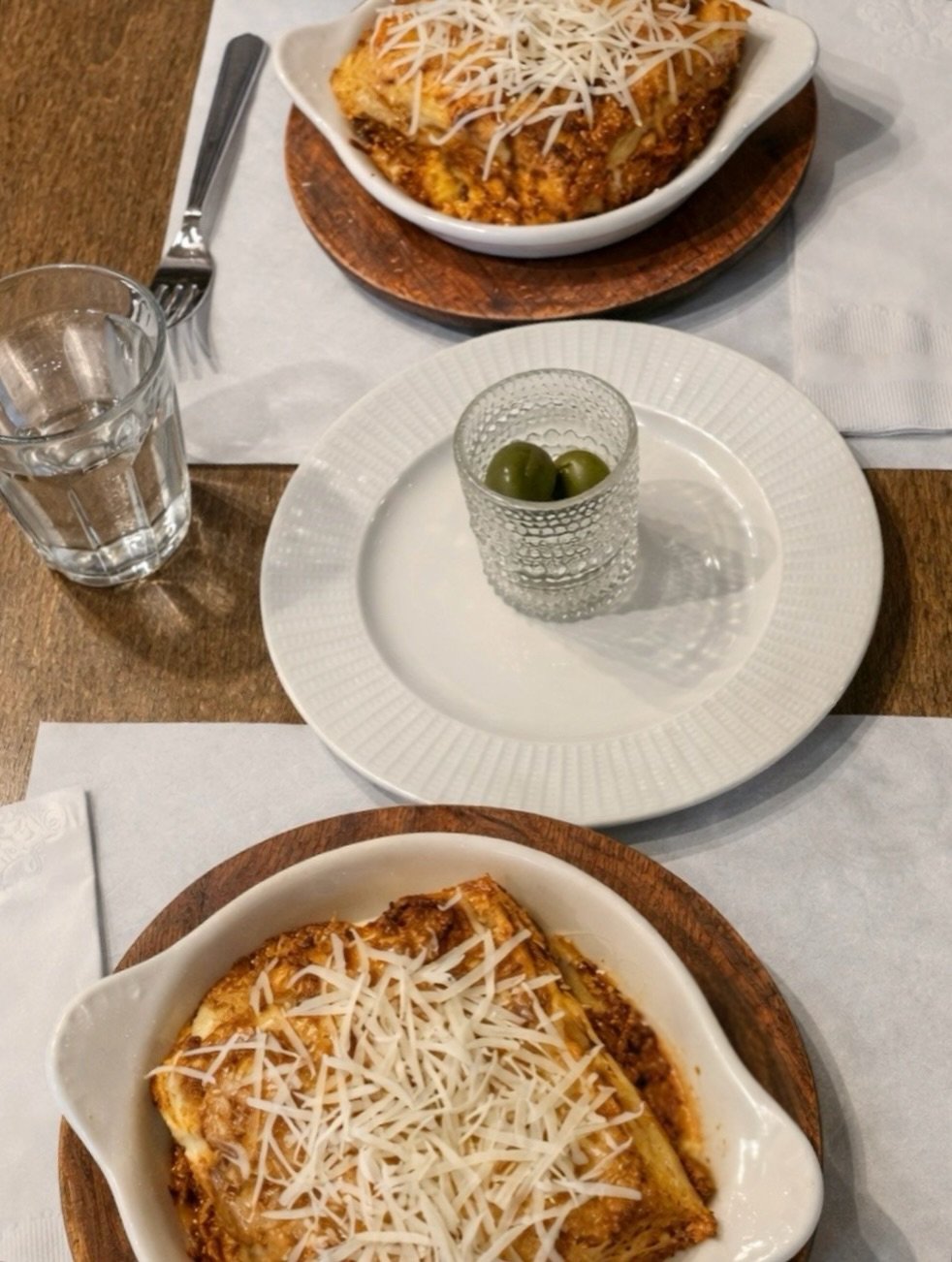 Casual. Comforting. Always a good idea.
At @sipapa.3190, our limited menu means one thing: the best lasagna, done right! 

Come solo and grab a seat at the bar, or bring your favorite lasagna lover 🍅