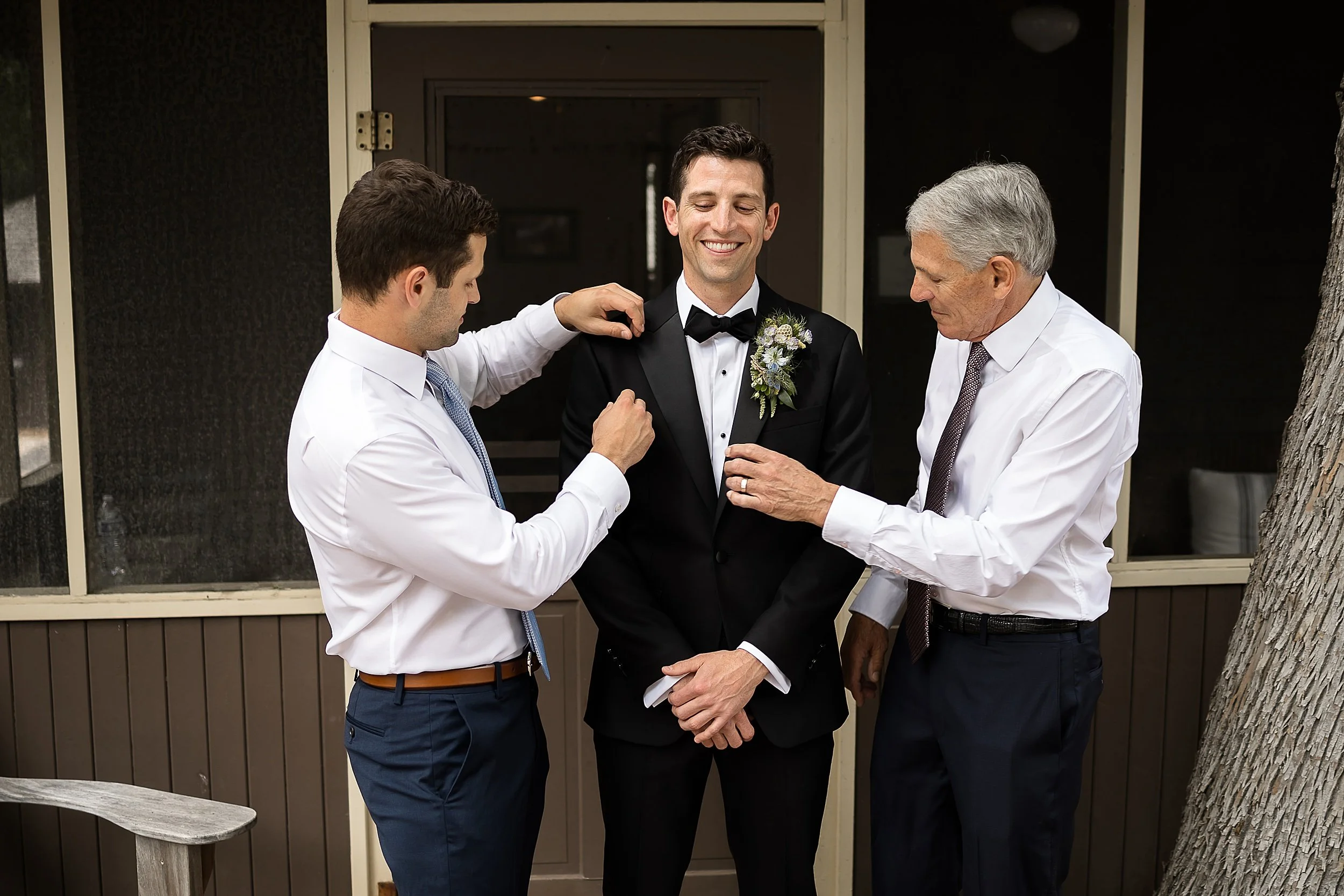 boulder-colorado-elopement-with-guests-at-the-halfway-house_0011.jpg