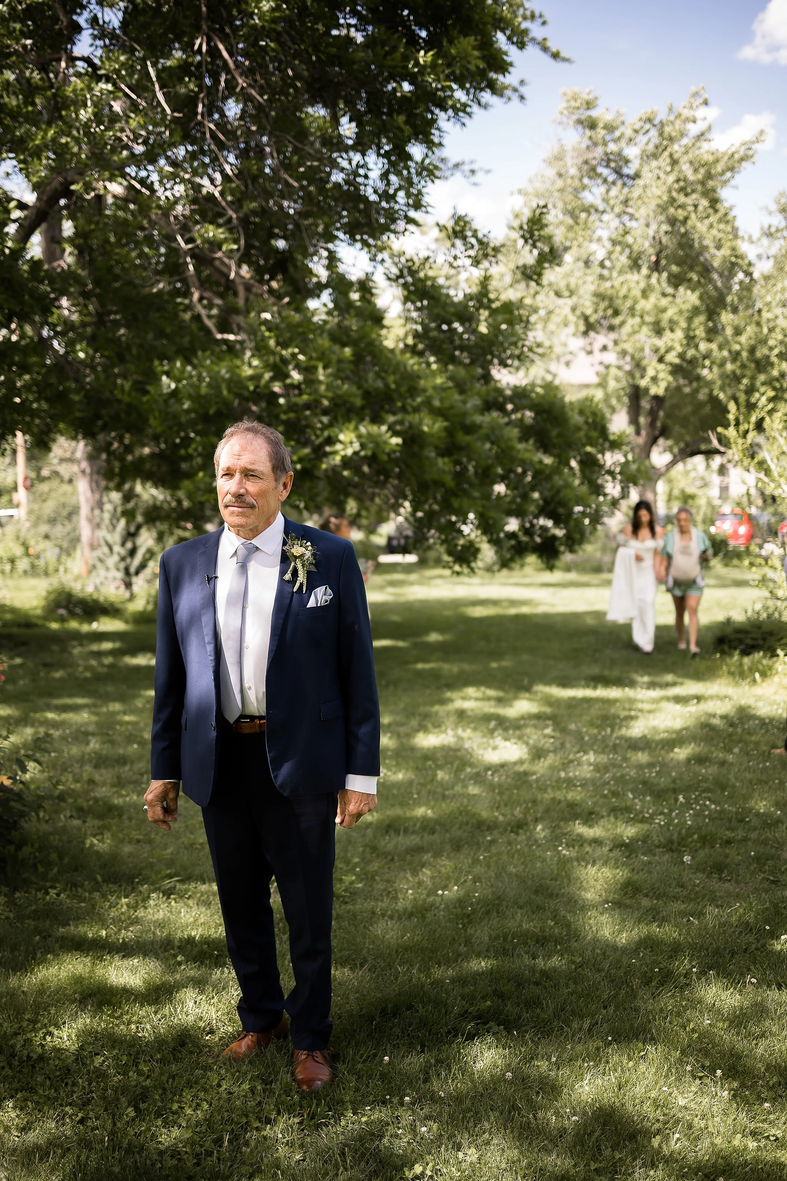 boulder-colorado-elopement-with-guests-at-the-halfway-house_0022.jpg