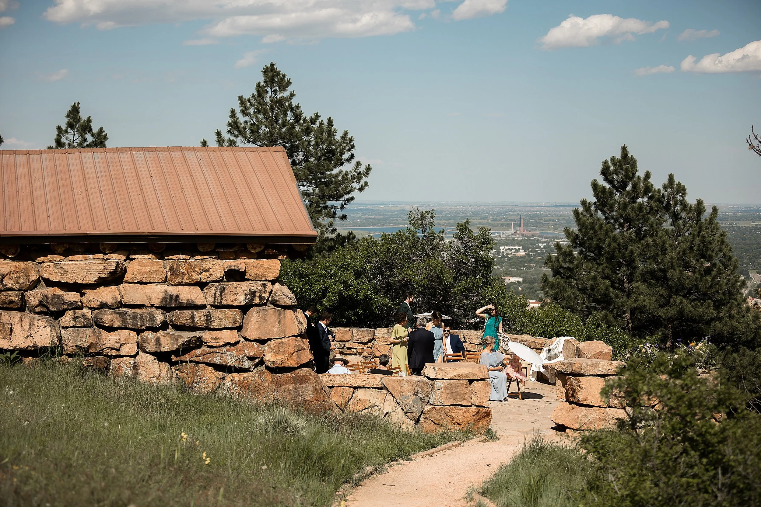 boulder-colorado-elopement-with-guests-at-the-halfway-house_0056.jpg