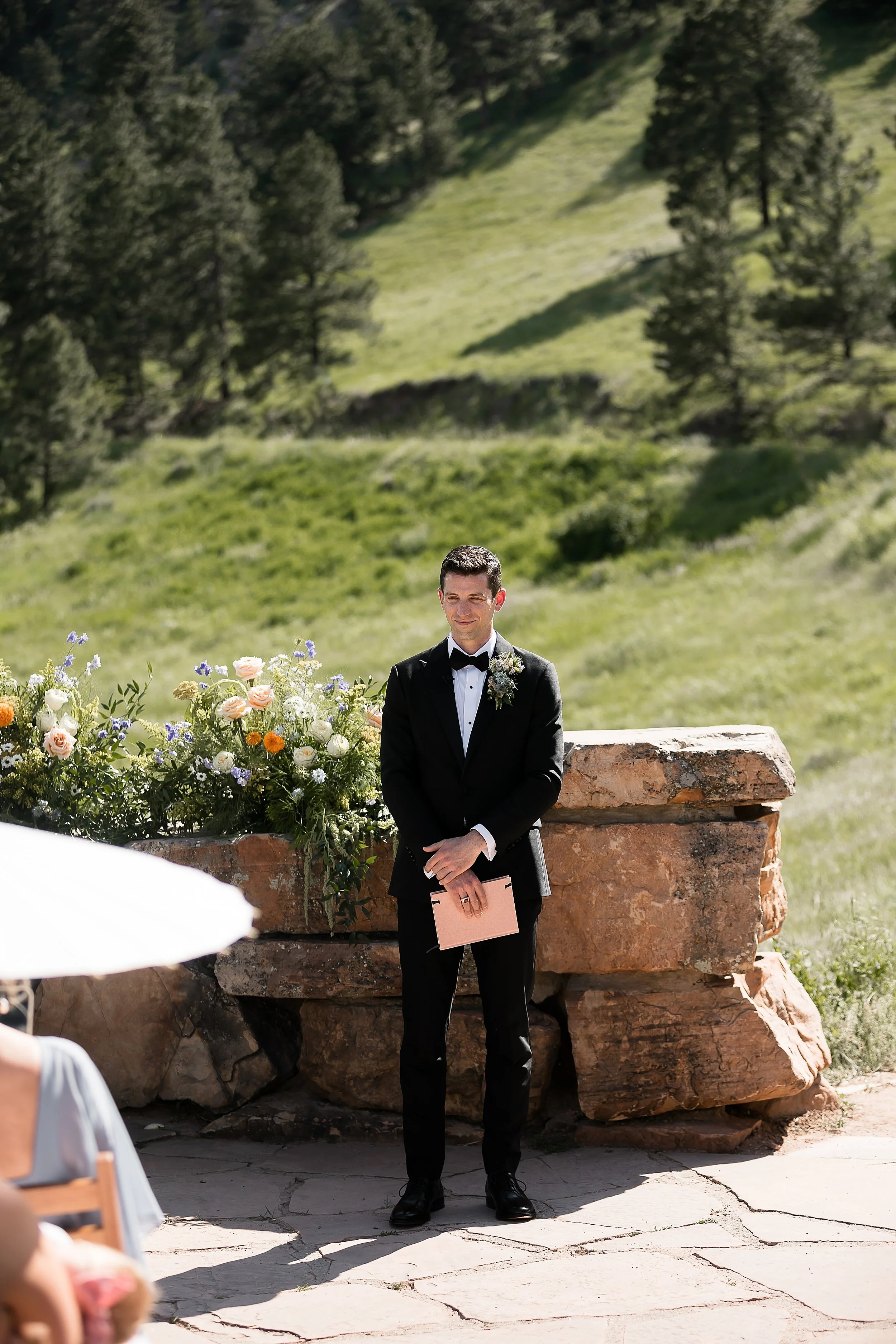 boulder-colorado-elopement-with-guests-at-the-halfway-house_0058.jpg