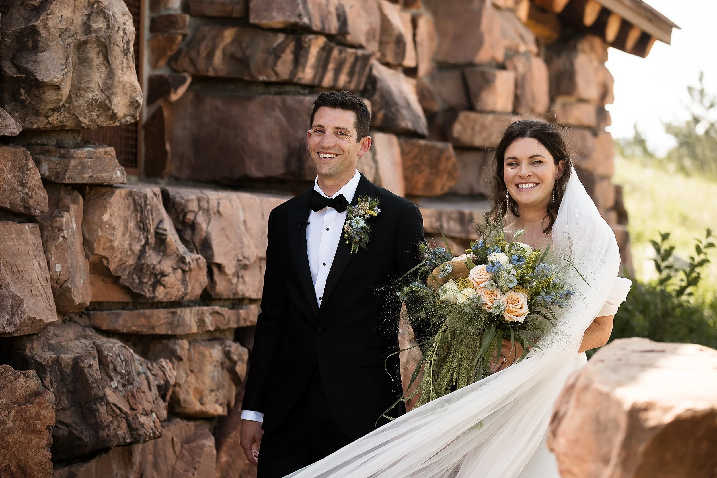 boulder-colorado-elopement-with-guests-at-the-halfway-house_0083.jpg