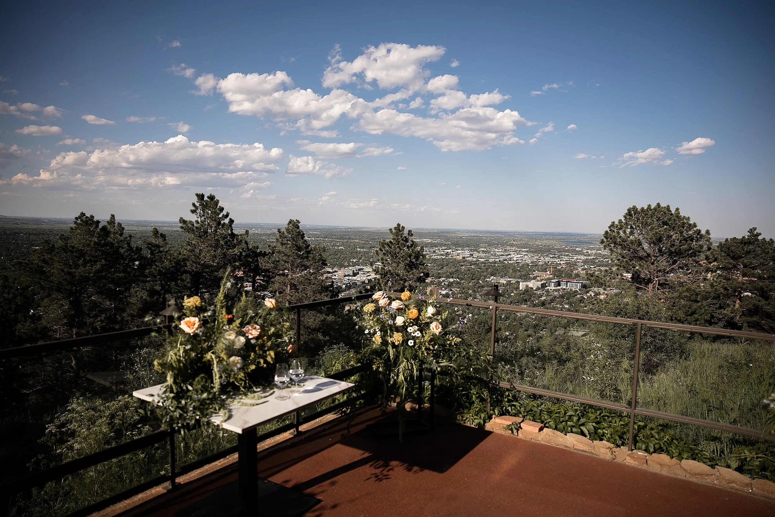 boulder-colorado-elopement-with-guests-at-the-halfway-house_0108.jpg