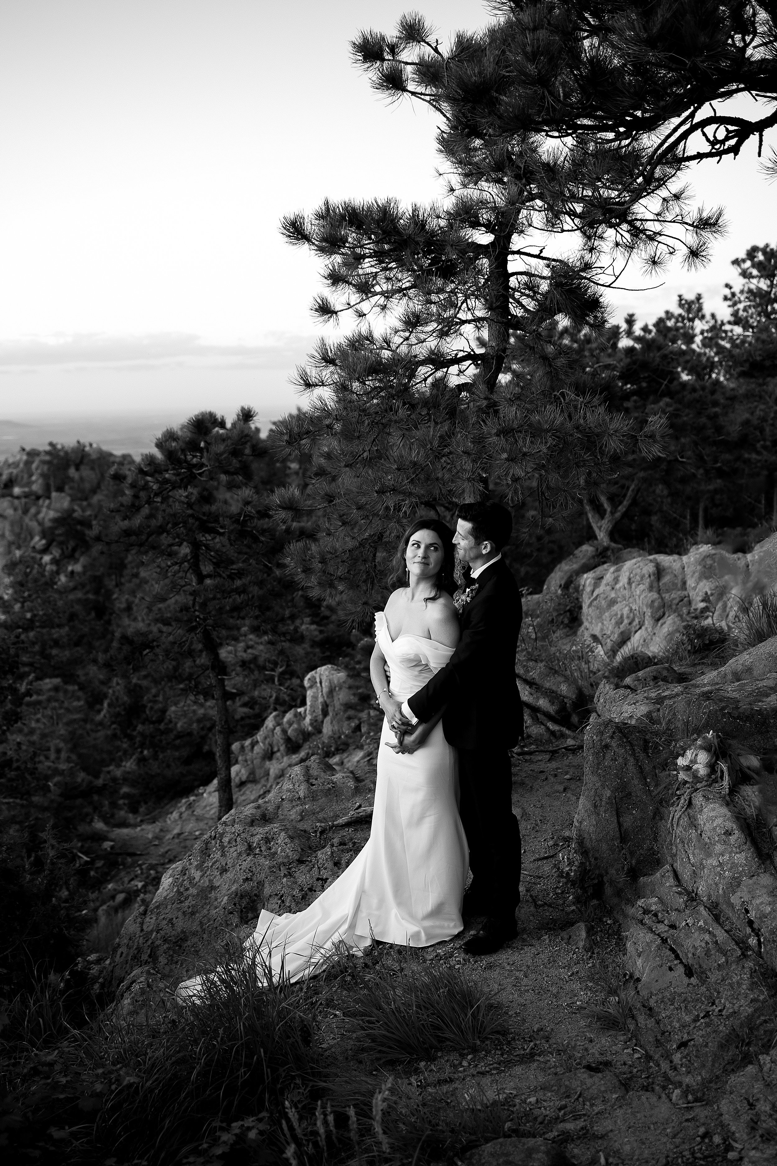 boulder-colorado-elopement-with-guests-at-the-halfway-house_0128.jpg